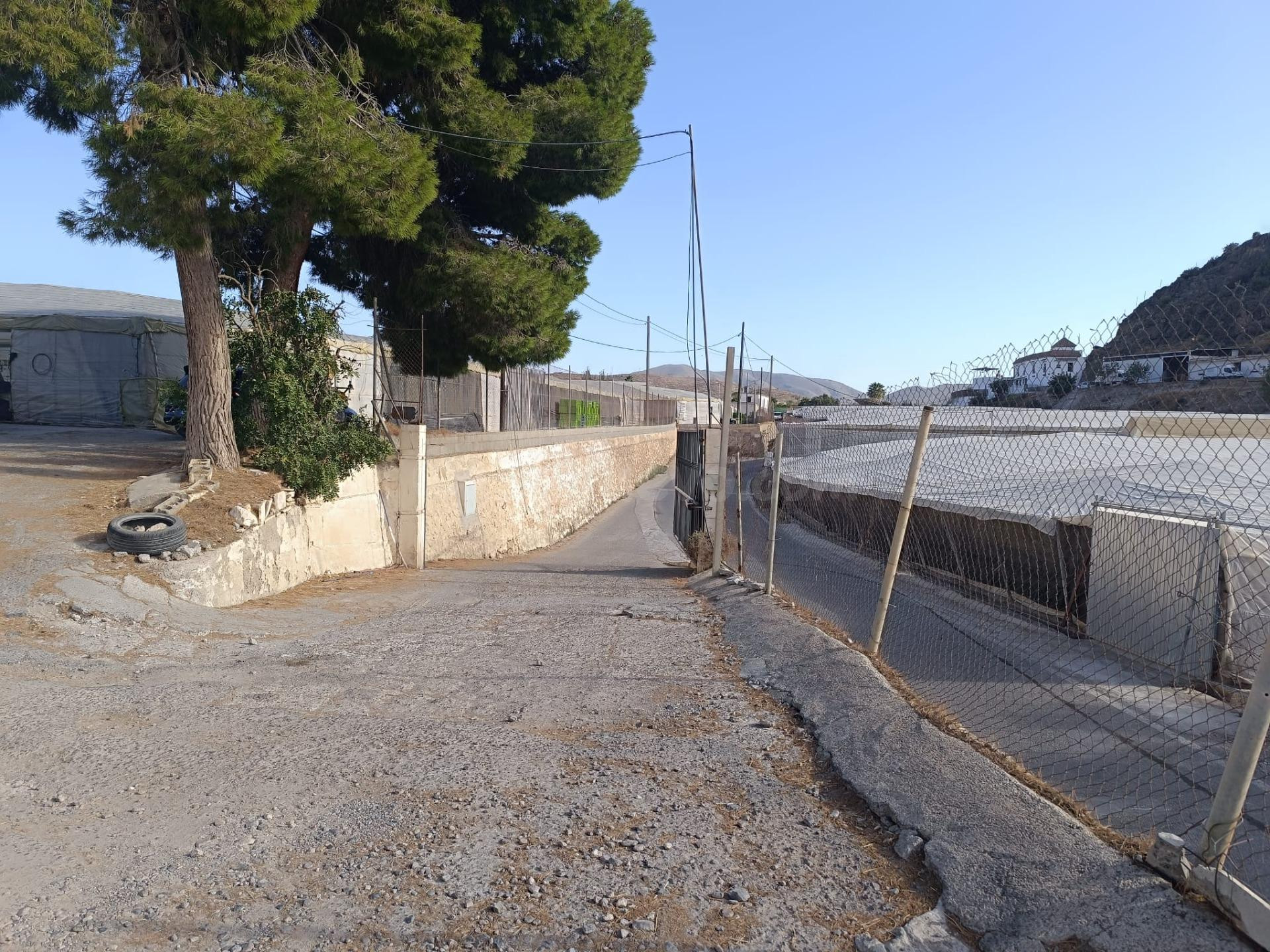 Casa, 2 fincas y dos naves en venta en Berja - foto 2