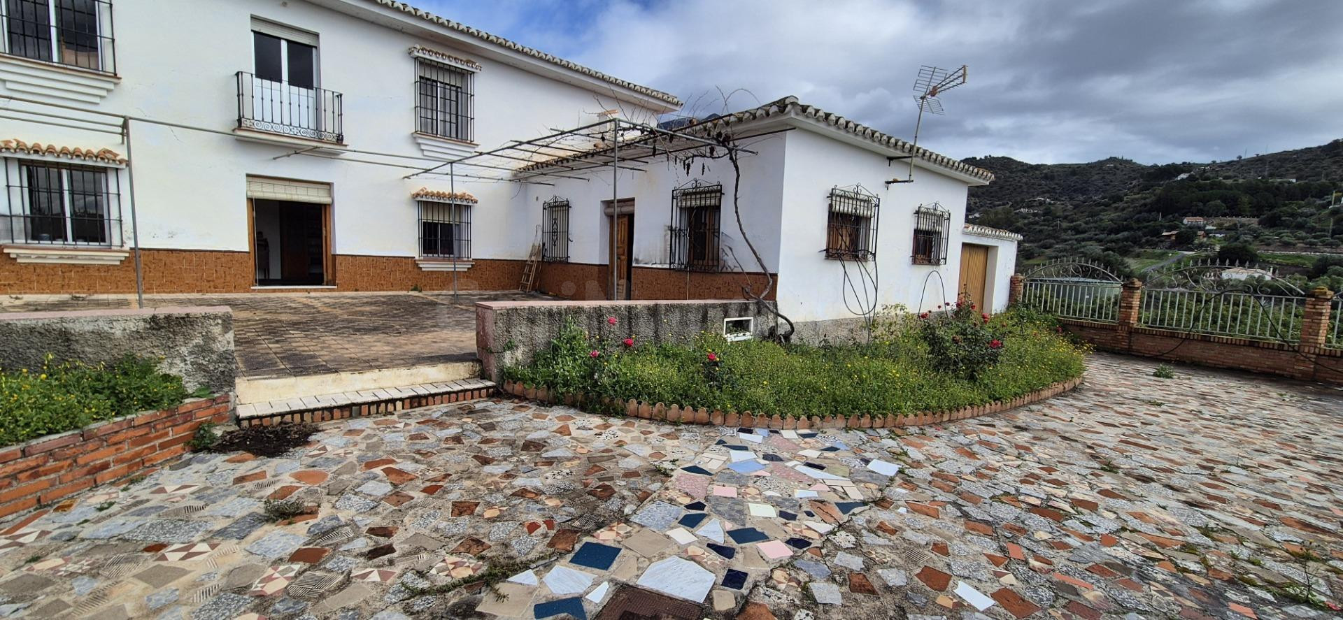 Casa en Alcaucín en venta nueva en el mercado