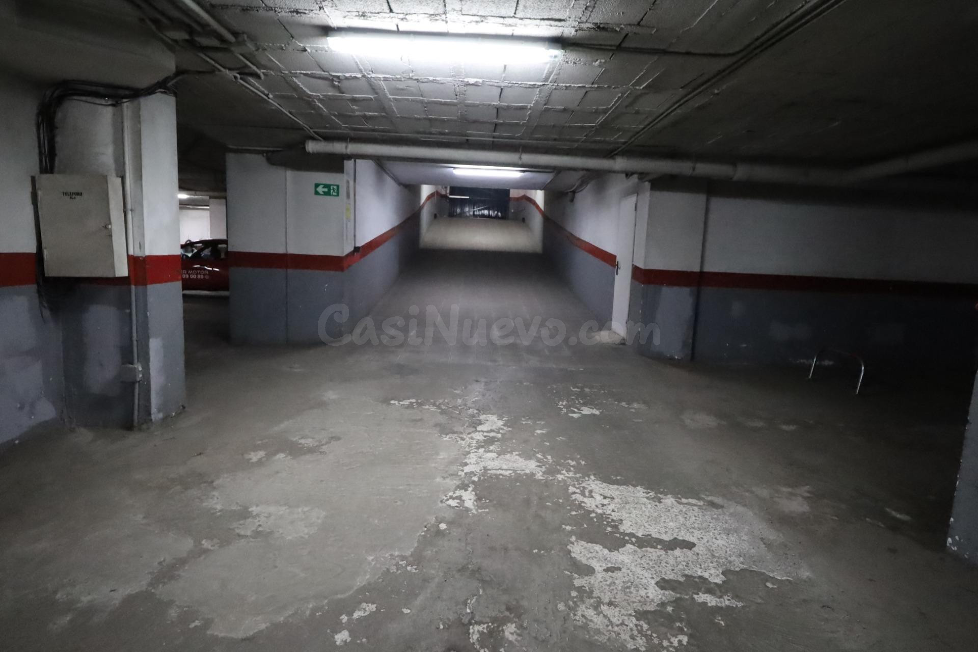 Oportunidad venta de garaje en urbanización privada en Fueng - foto 3