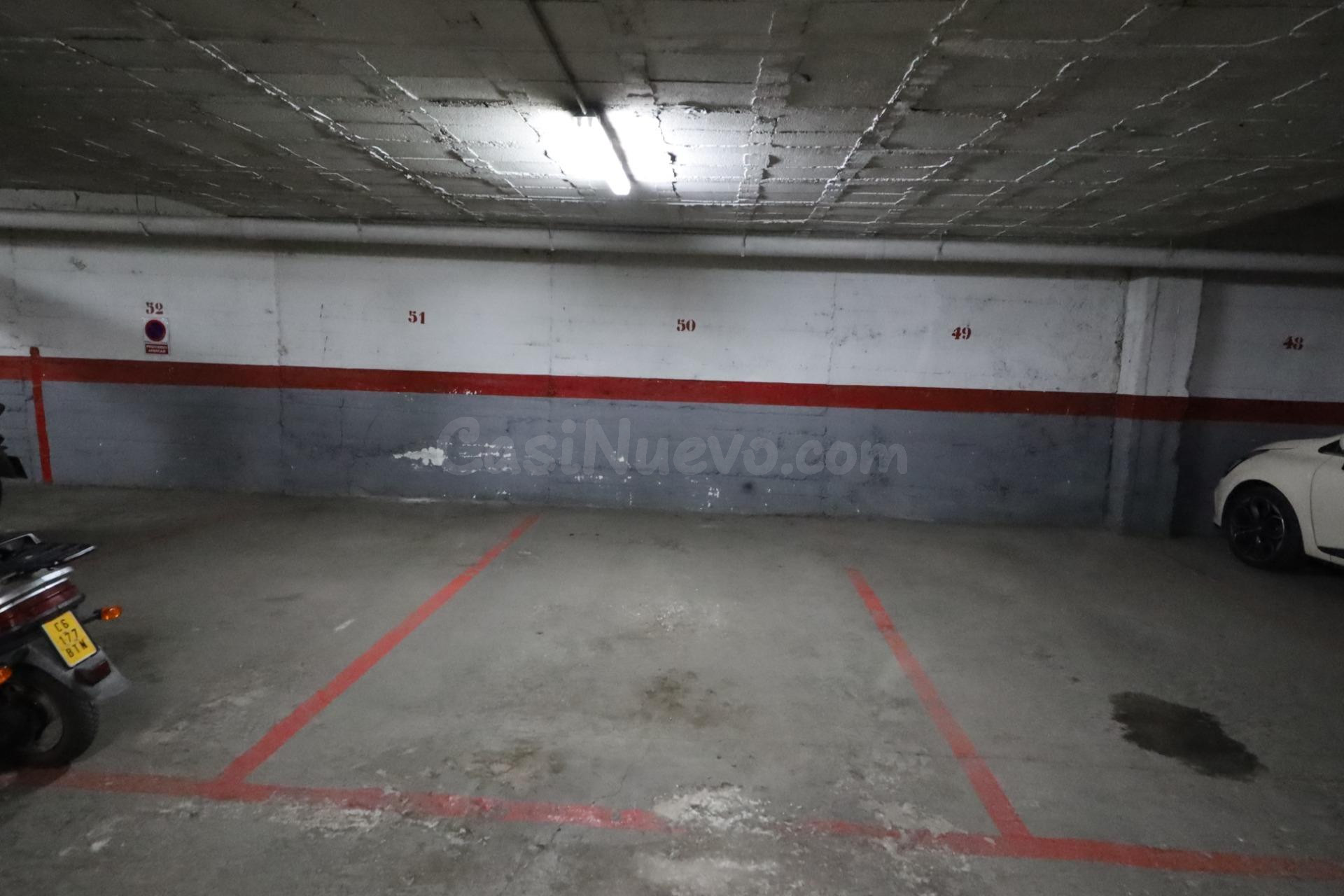 Oportunidad venta de garaje en urbanización privada en Fueng - foto 4