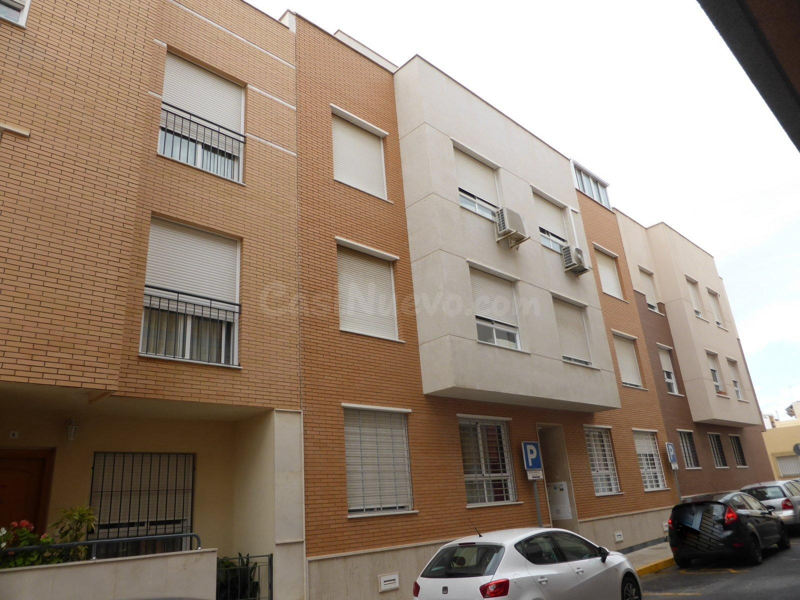 Piso de 4 dormitorios en el centro de El Ejido - Ocupado