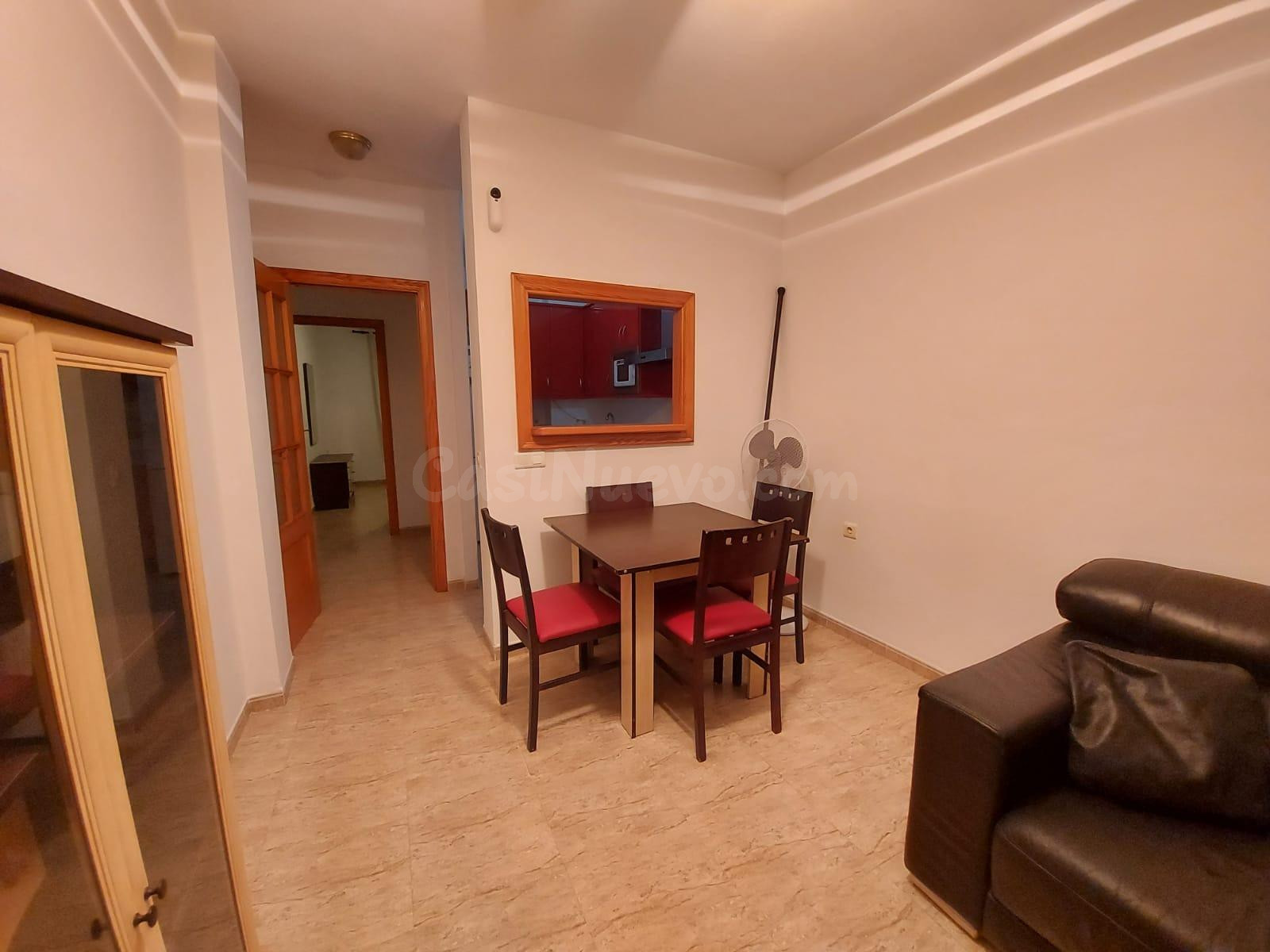 Piso de 2 dormitorios en la zona del Pabellón de El Ejido - foto 2