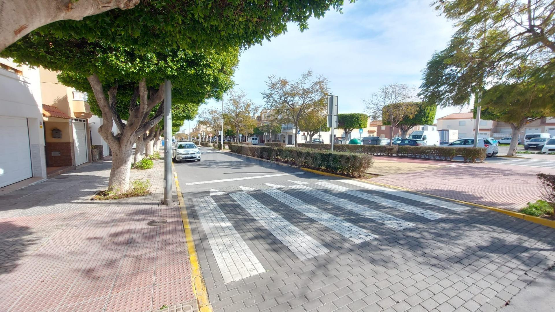 Amplio Local Comercial en El Ejido - Ideal para Negocios Eme - foto 4