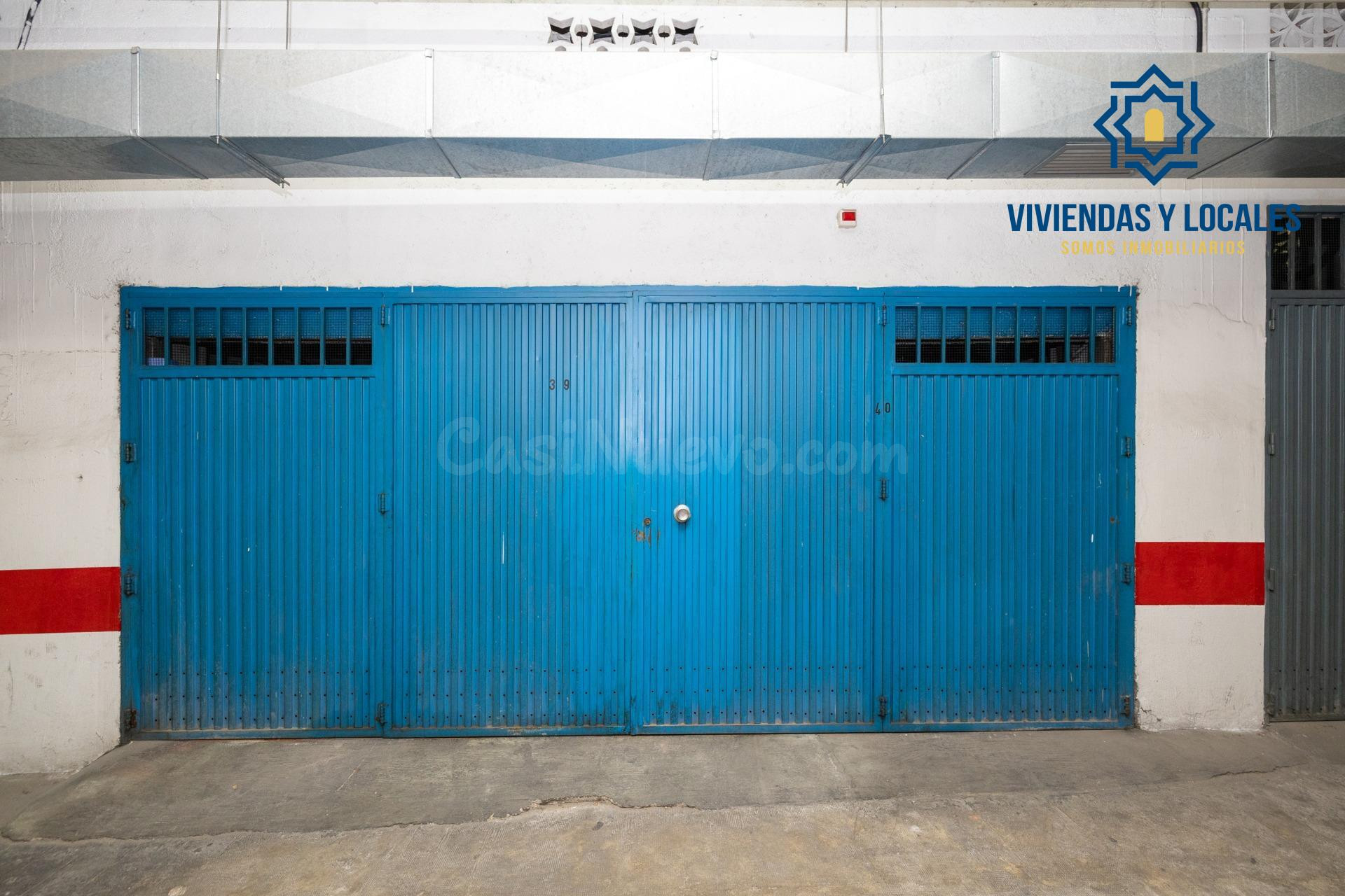 Se vende un garaje o dos con altillo. - foto 3