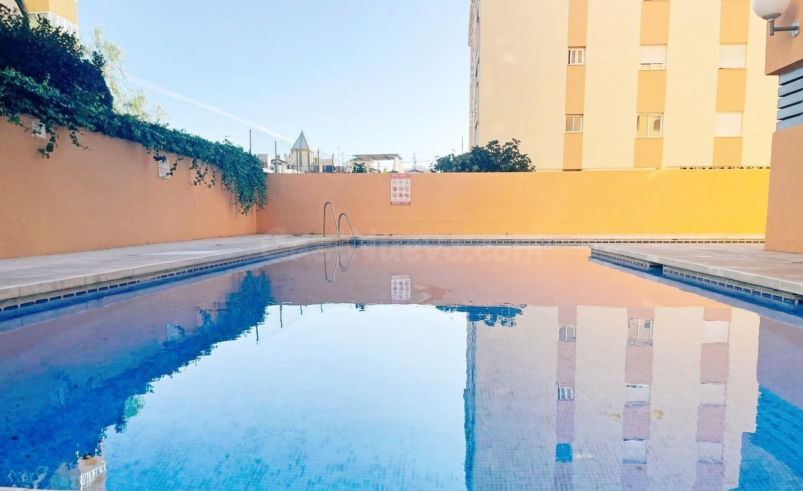Oportunidad en Recinto Ferial: Piso de 3 Dormitorios con Gar - foto 3