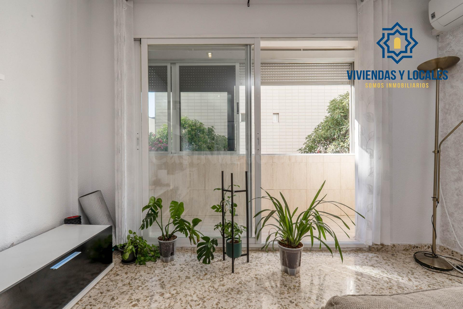 Piso de 3 dormitorios con piscina comunitaria en Maracena - foto 4