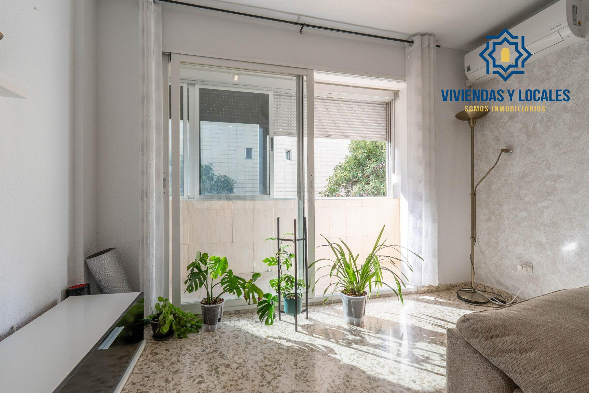 Piso de 3 dormitorios con piscina comunitaria en Maracena - foto 5