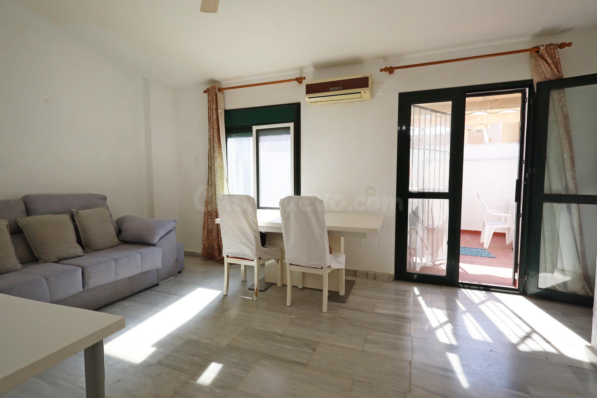 Ático con Encanto y Potencial en el Corazón de Málaga