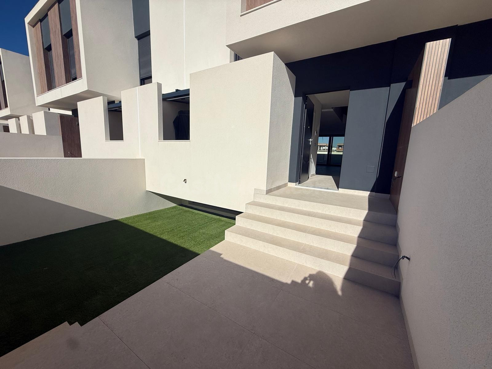 Casa en alquiler en residencial Albatros de Almerimar - foto 2