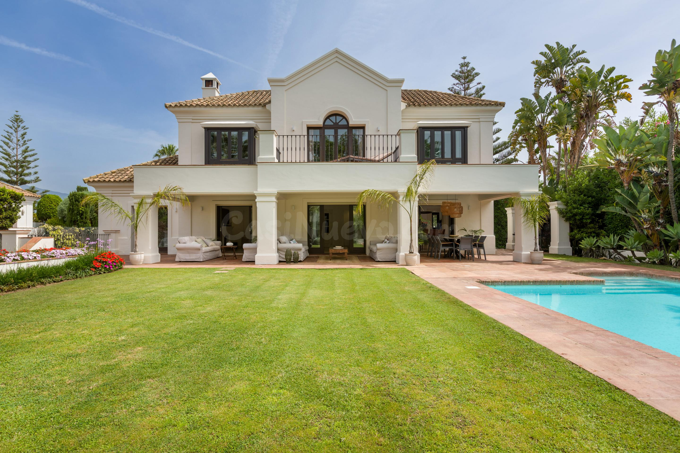 Villa 5 habitaciones 329m² en alquiler - Nueva Atalaya