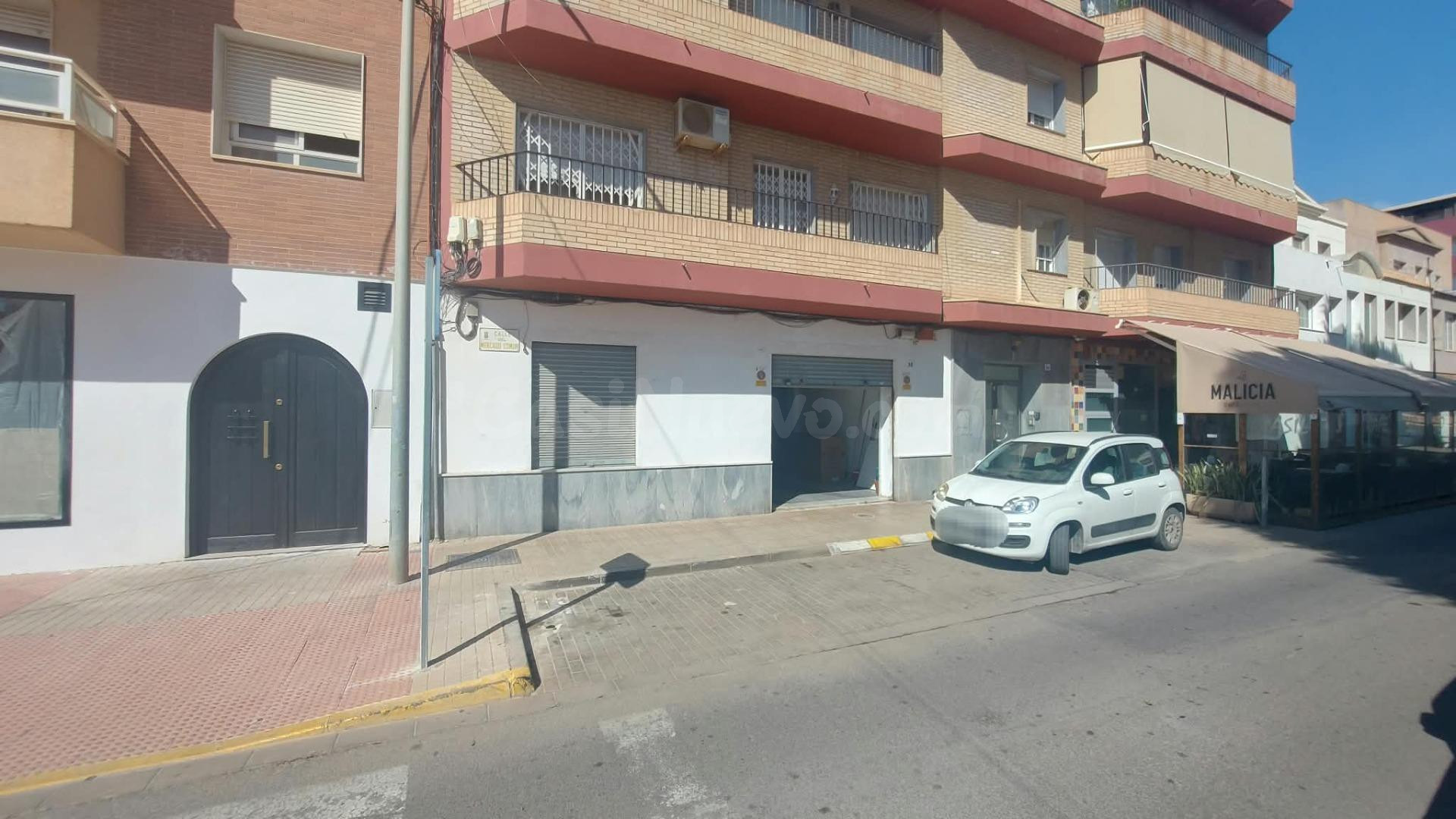 Local Comercial en Venta en el Centro de El Ejido por €96,00