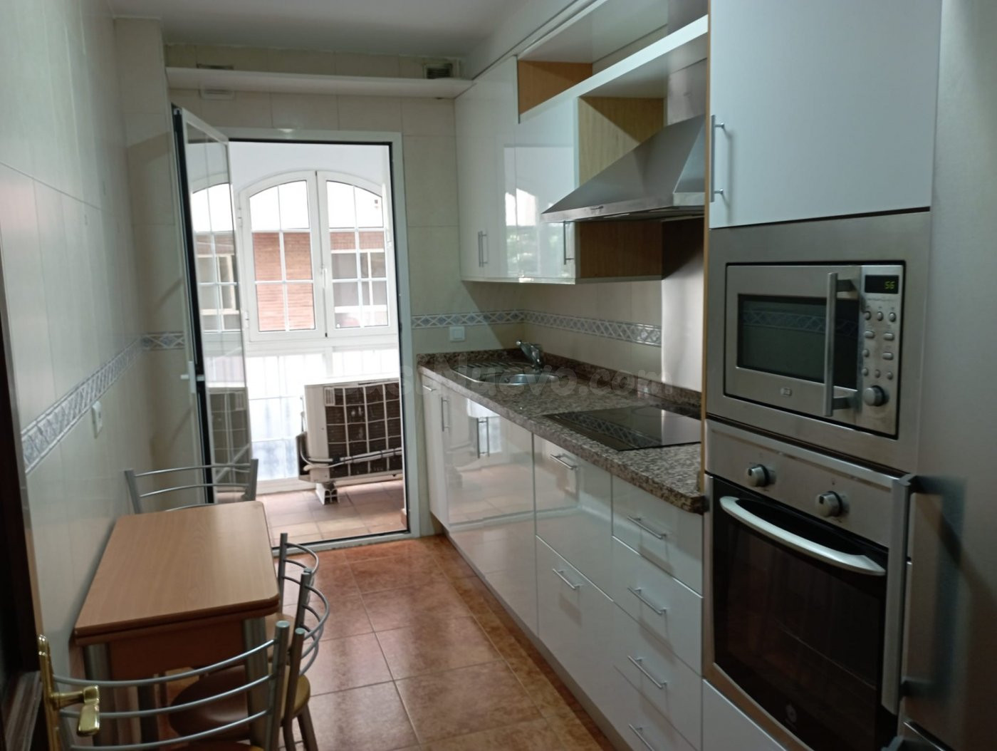 Piso totalmente exterior de 2 habitaciones con garaje