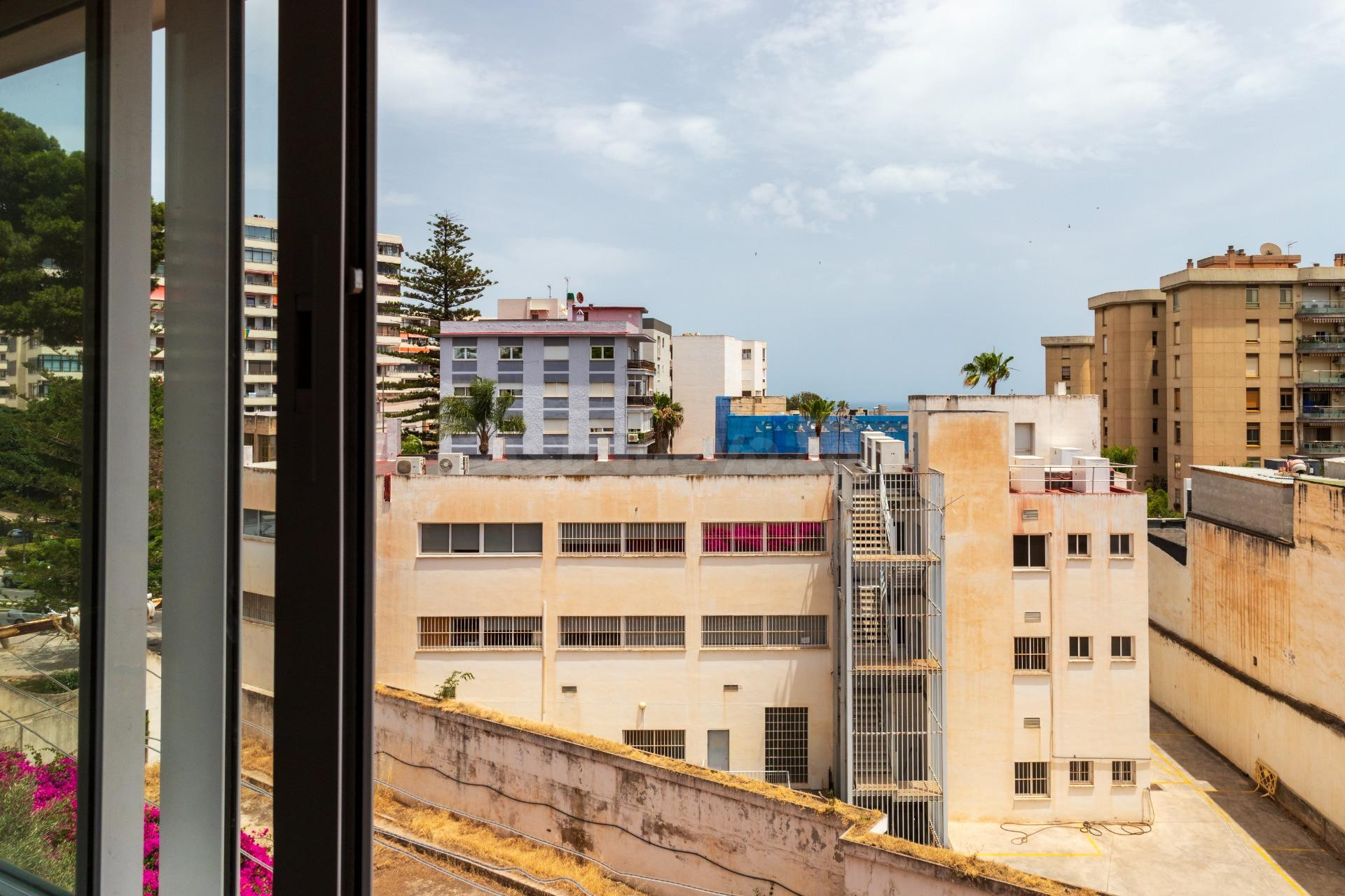 Amplio piso en el corazón de Torremolinos – ¡Tu nuevo hogar  - foto 2