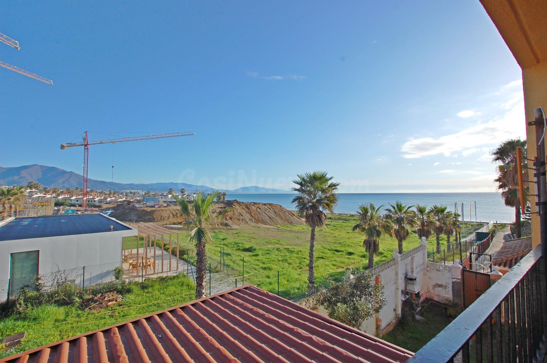 APARTAMENTO PRIMERA LINEA DE PLAYA - foto 2