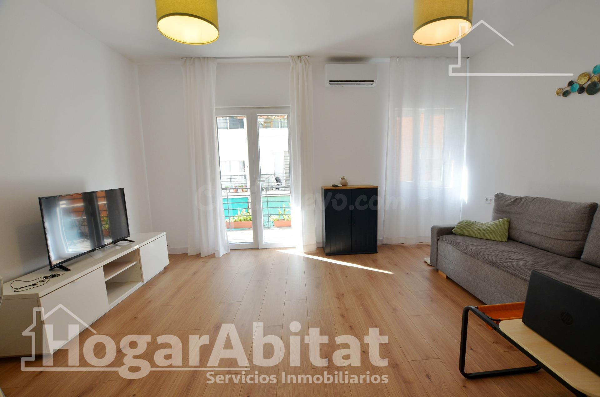 ¡REFORMADO TOTALMENTE! BONITO, AMPLIO Y LUMINOSO CON BALCÓN - foto 2