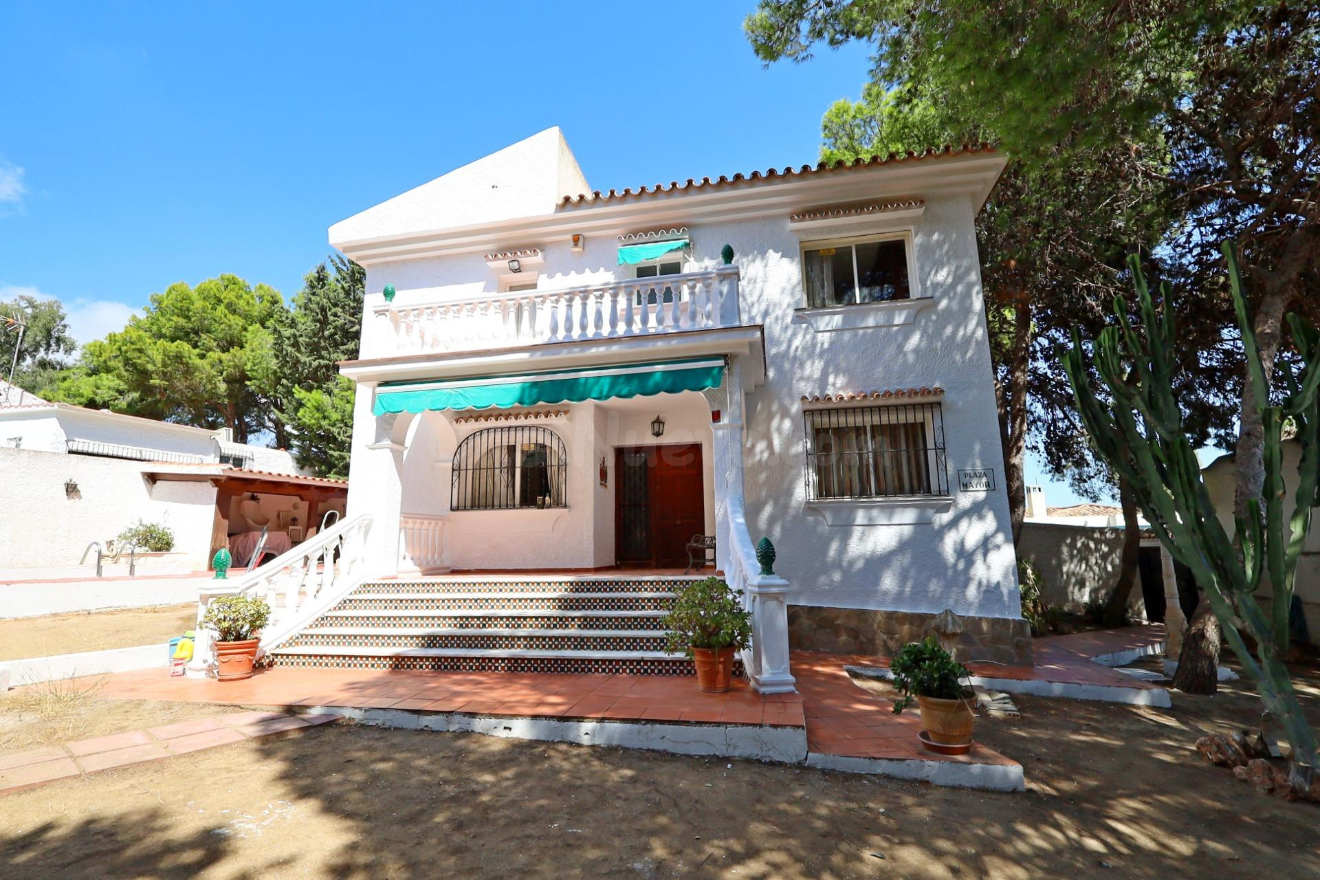 Chalet independiente en el pinillo con Piscina y gran parcela