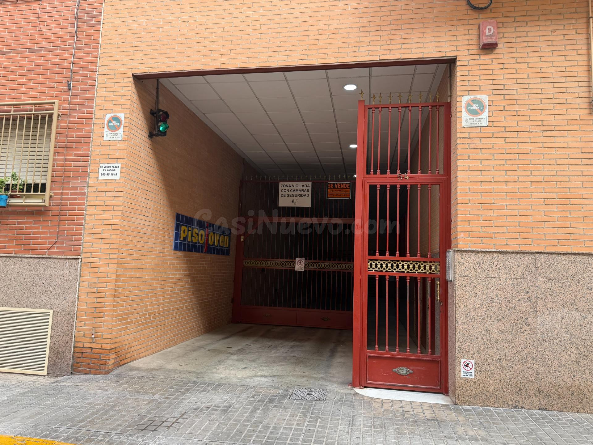 Venta de amplia plaza garaje