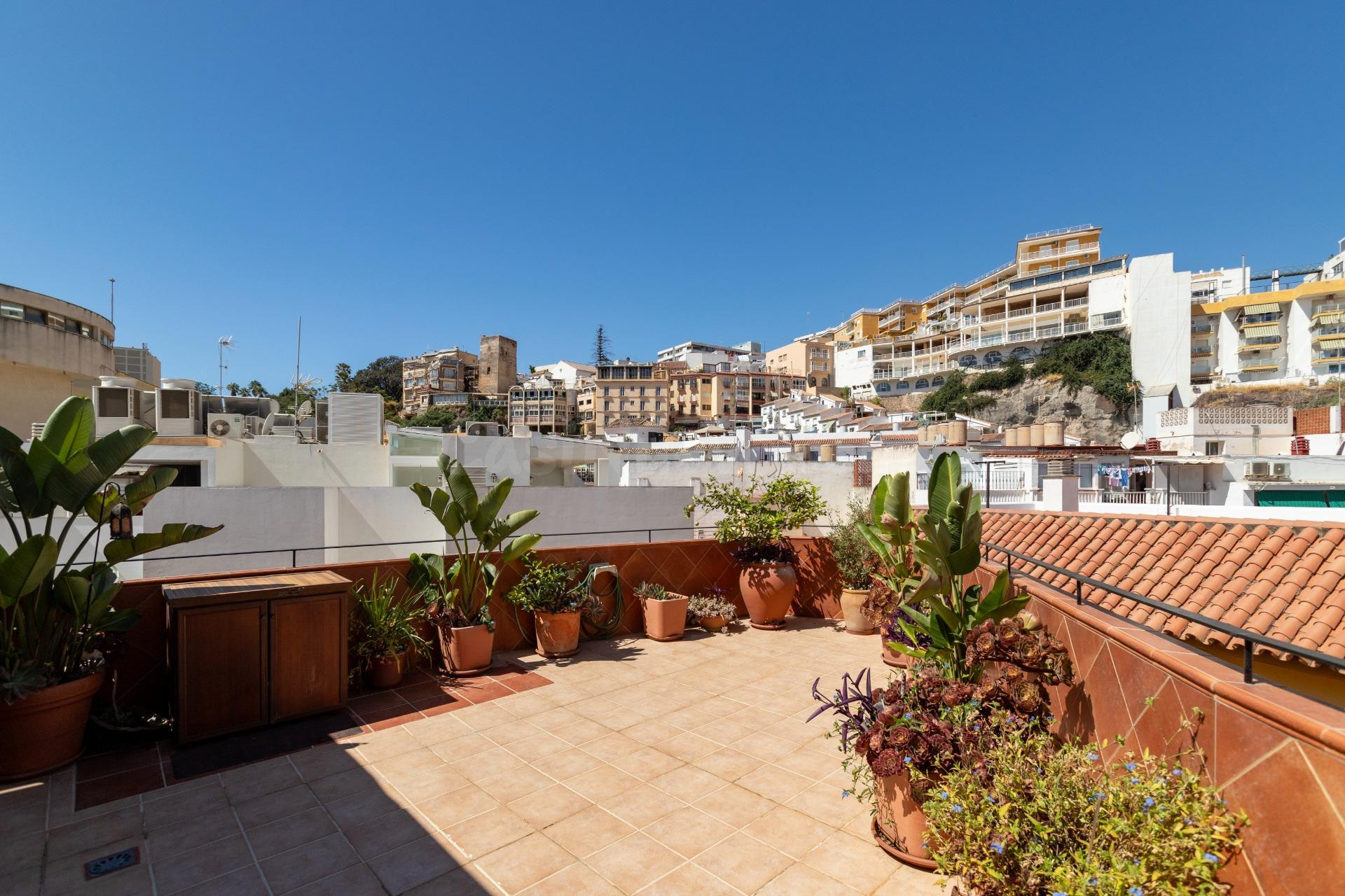 Atico en el bajondillo, con gran terraza , Parking, a 150 me - foto 2