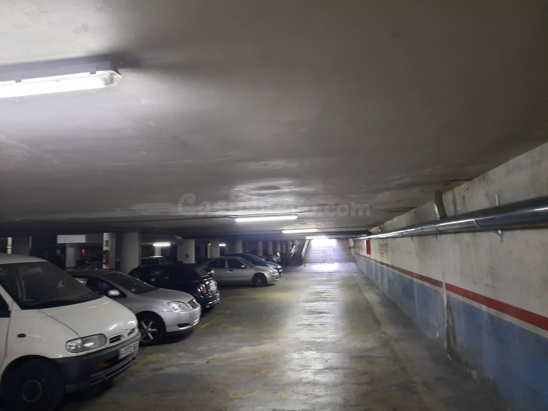 Parking en venta - Sant Joan - L´Aiguacuit - foto 4