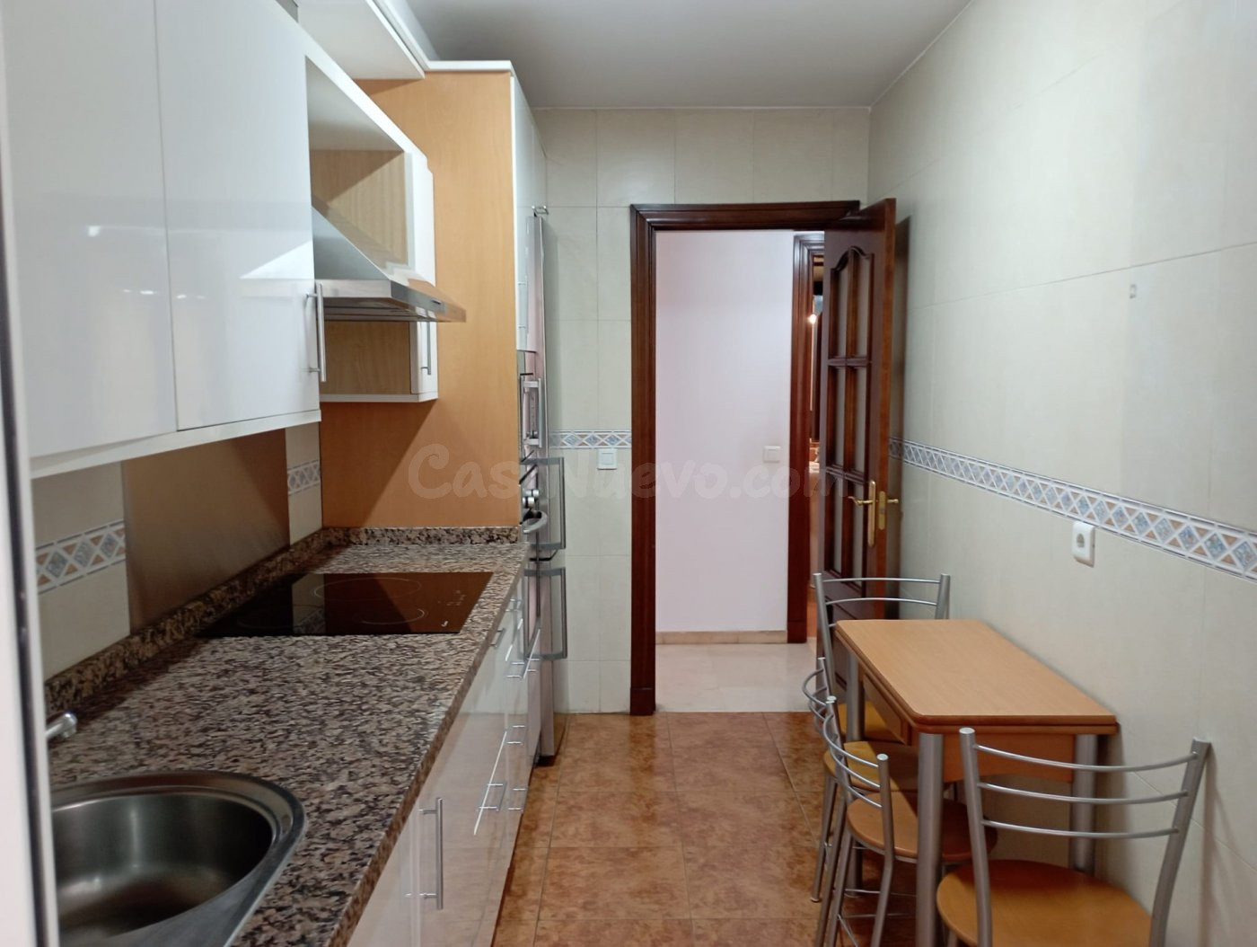 Piso totalmente exterior de 2 habitaciones con garaje - foto 5