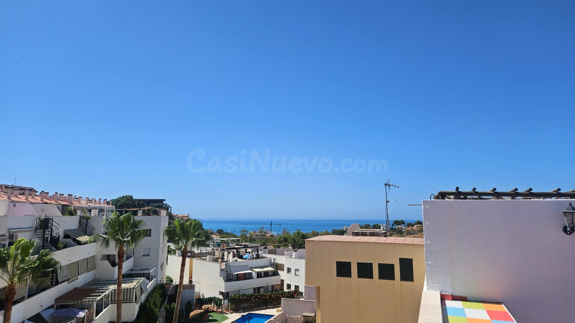 Alquiler ático dúplex en Benalmádena de dos dormitorios con  - foto 2