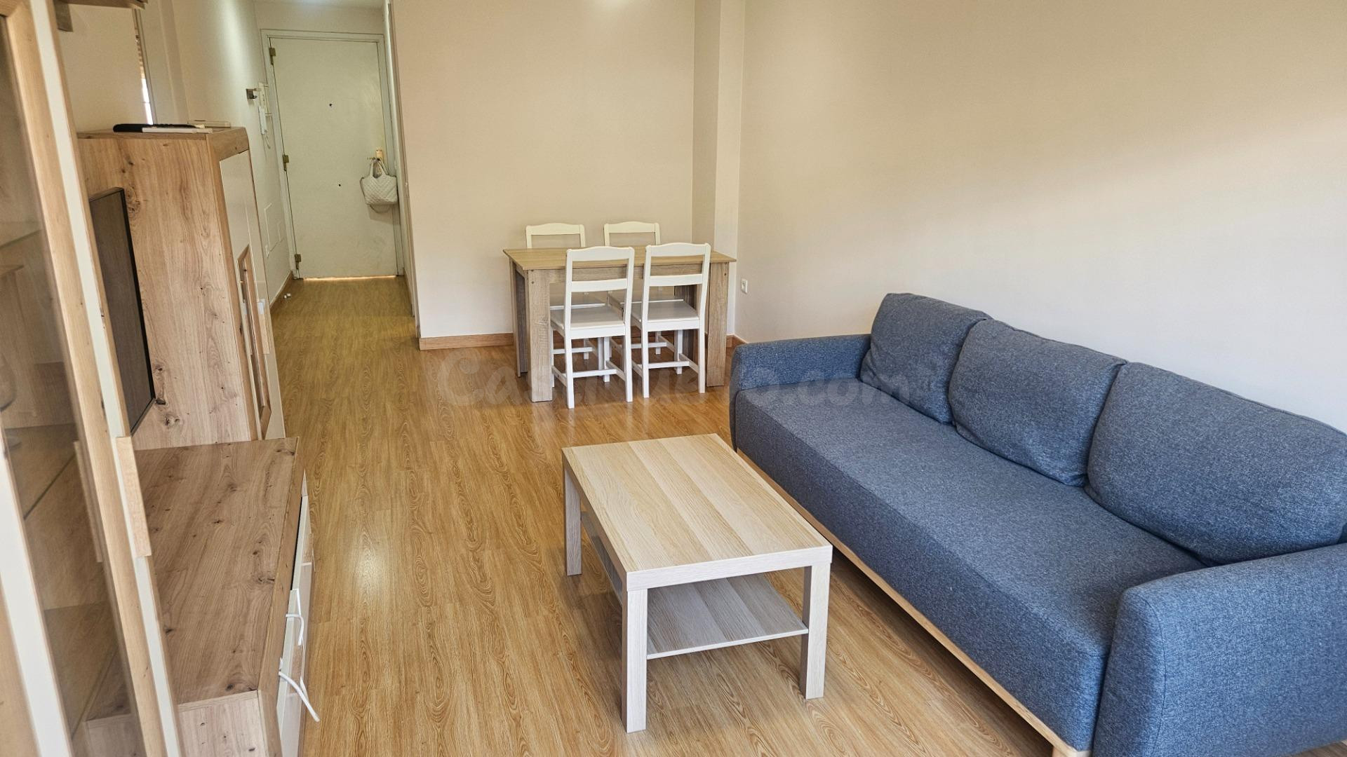 Alquiler ático dúplex en Benalmádena de dos dormitorios con  - foto 5