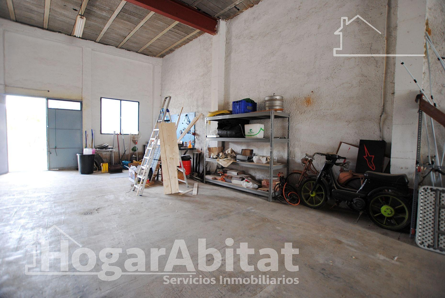 AMPLIO LOCAL COMERCIAL CON GARAJE