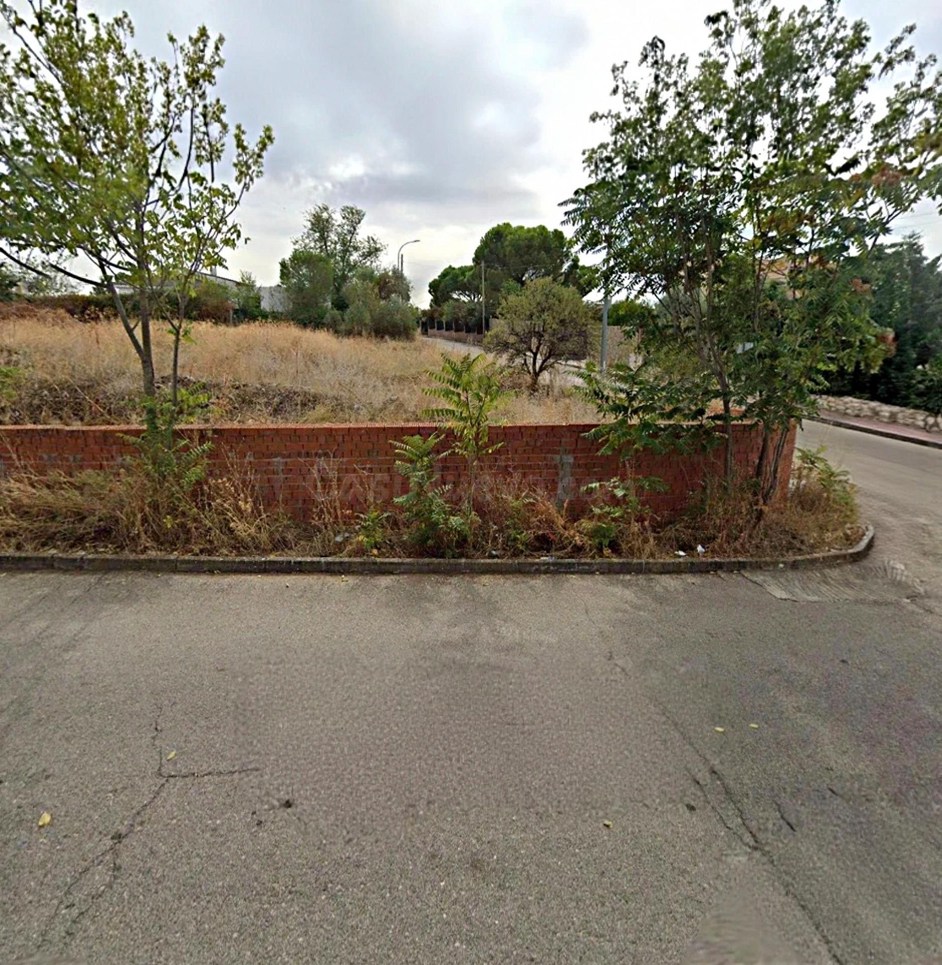 InmoConchiAIO vende amplio terreno en urbanización Urtajo (C - foto 2