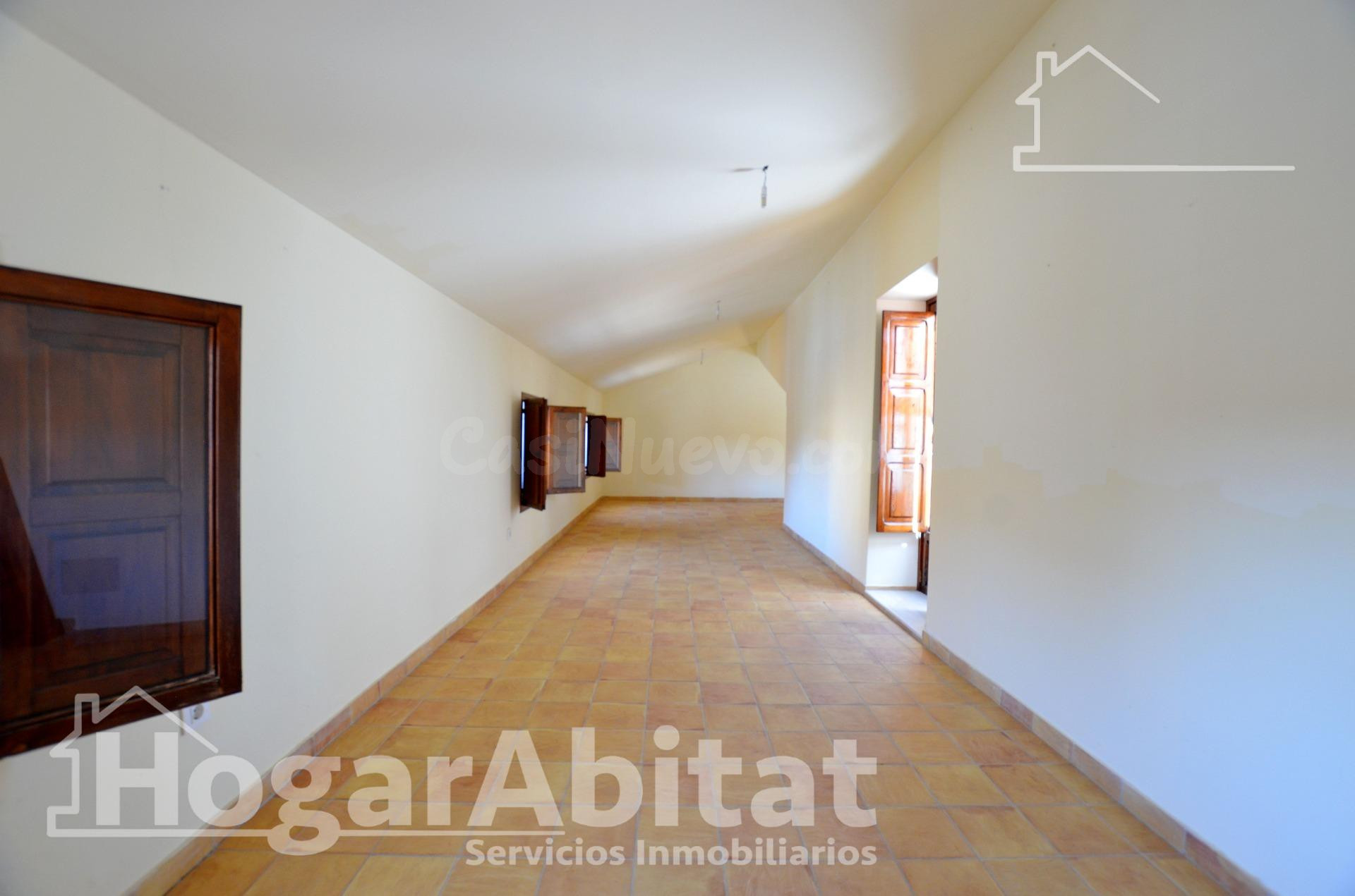 ¡RAFELCOFER CENTRO! MAGNÍFICA CASA ESQUINERA Y LUMINOSA CON 