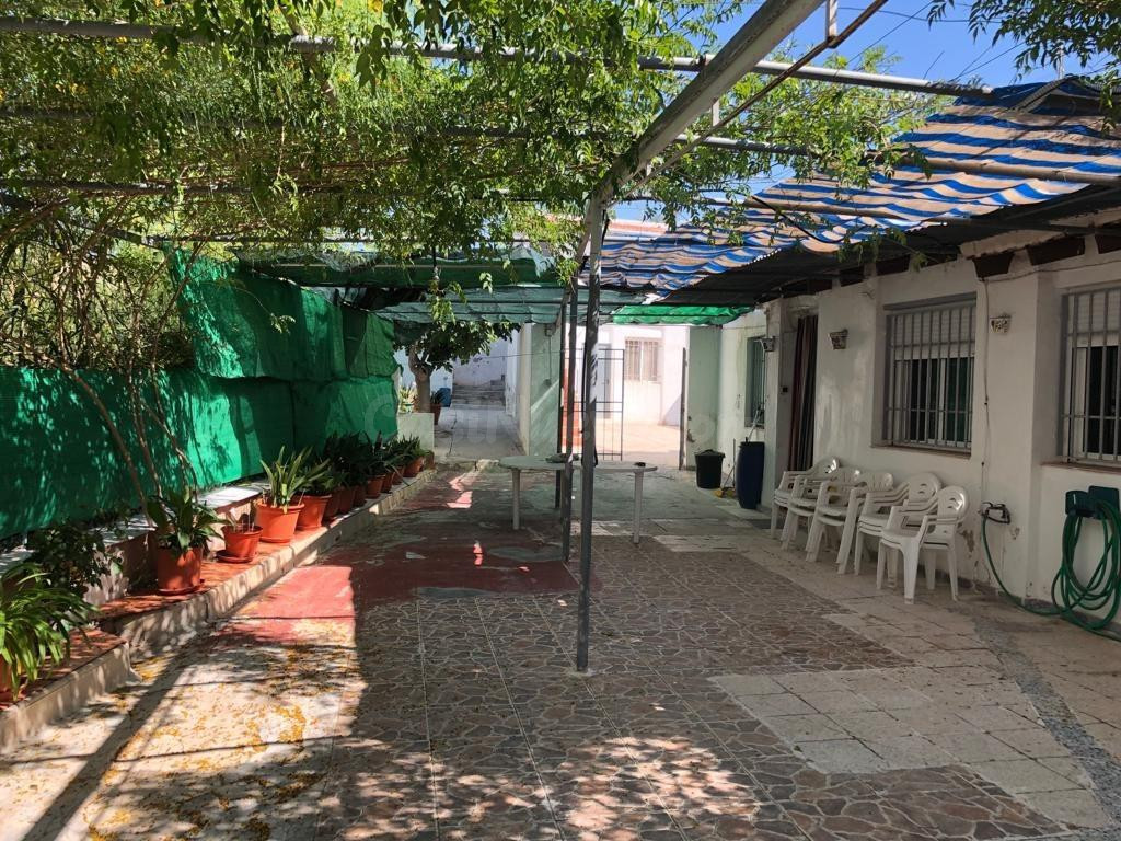 CASA DE CAMPO EN EL MISMO PUEBLO DE ELDA FRENTE MONTE BOLON
