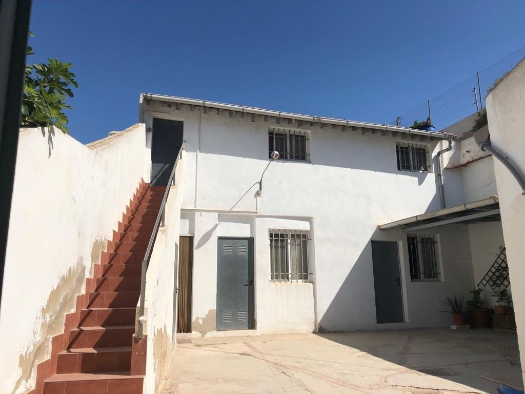 CASA DE CAMPO EN EL MISMO PUEBLO DE ELDA FRENTE MONTE BOLON - foto 2