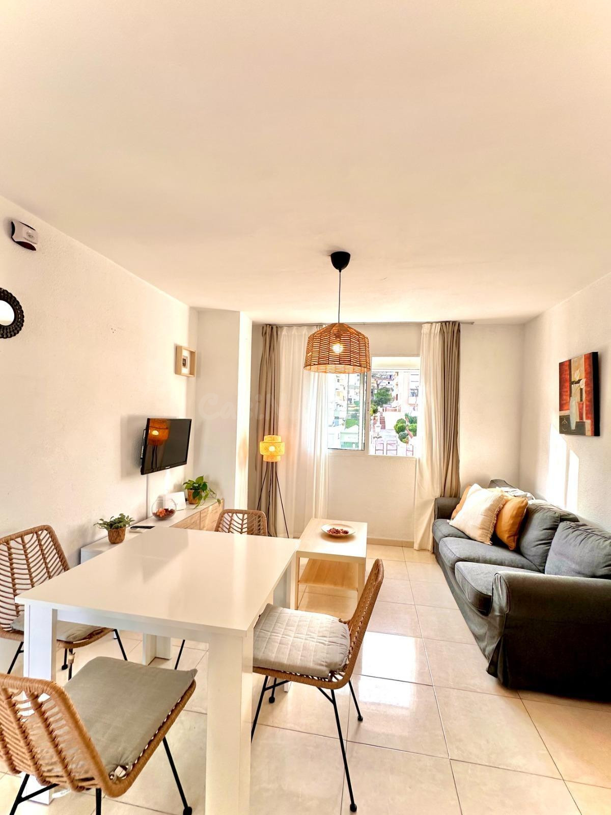 Apartment on Av. Carlota Alessandri, La Carihuela - foto 3