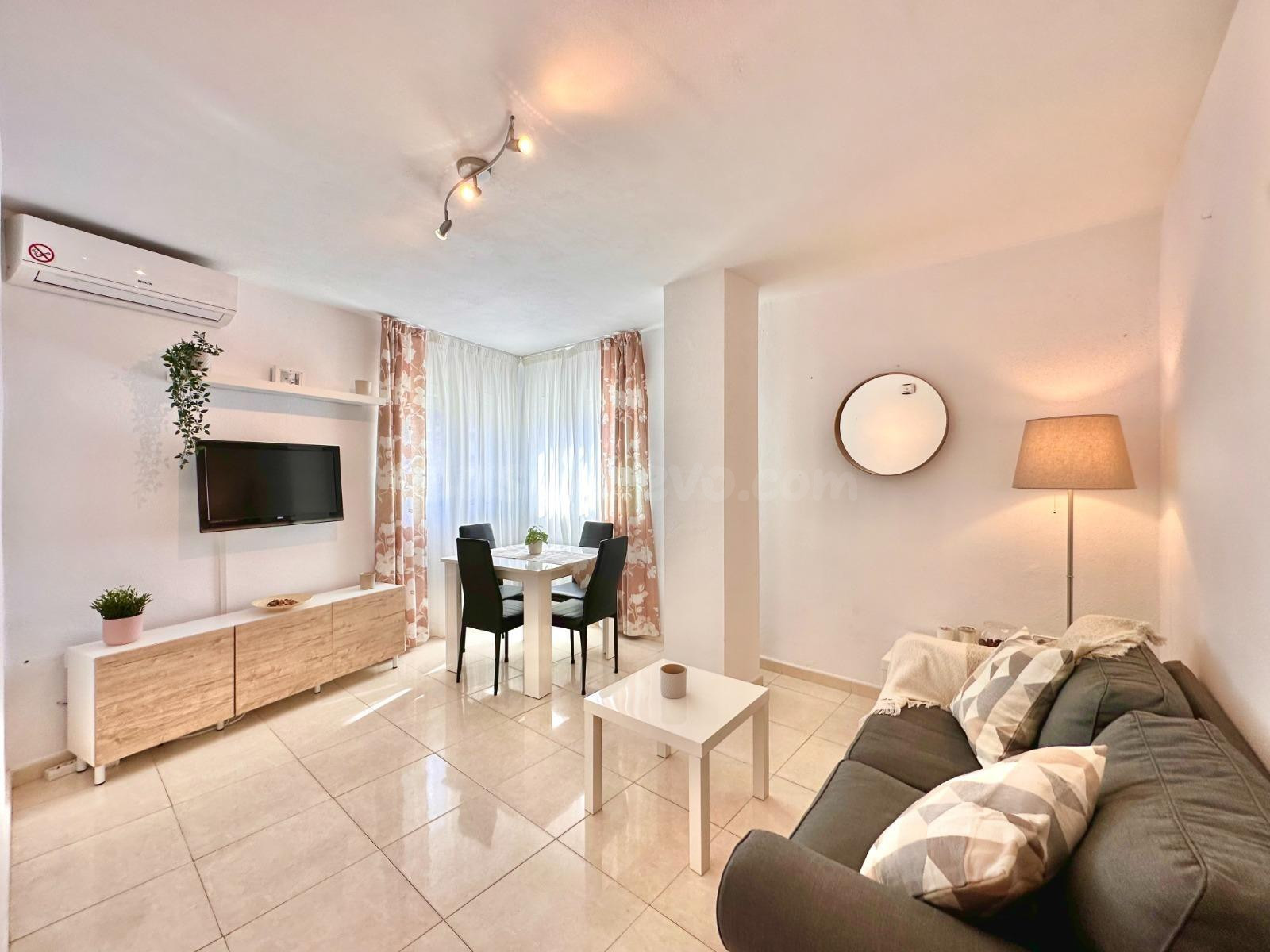 OPORTUNIDAD! Se venden 2 apartamentos zona Carihuela