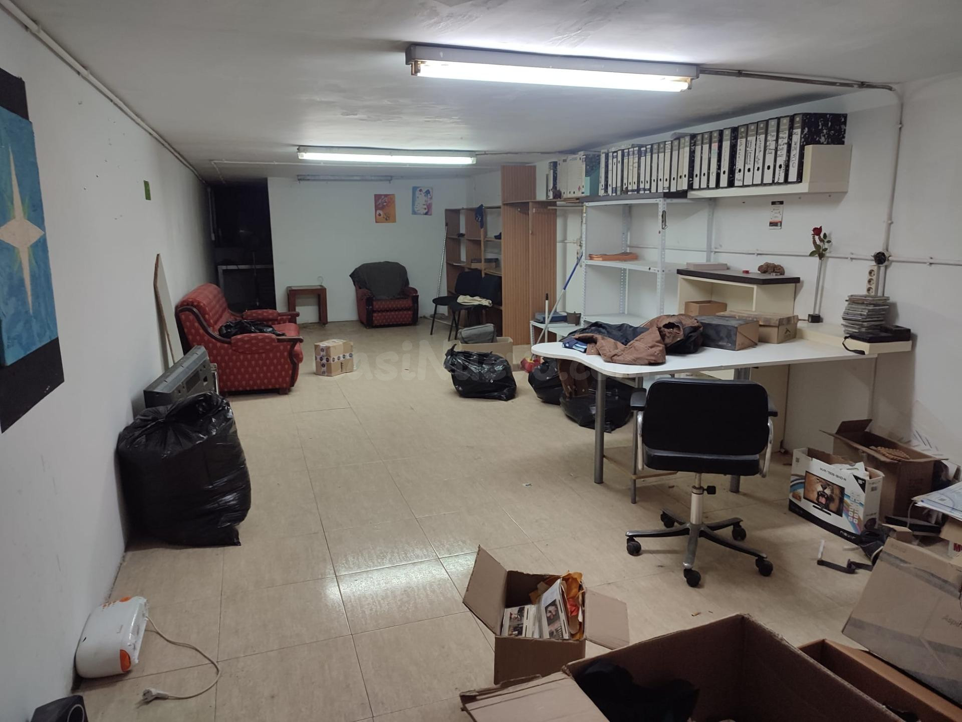 EXCELENTE OCASIÓN! LOCAL COMERCIAL CON MUCHAS POSIBILIDADES! - foto 4