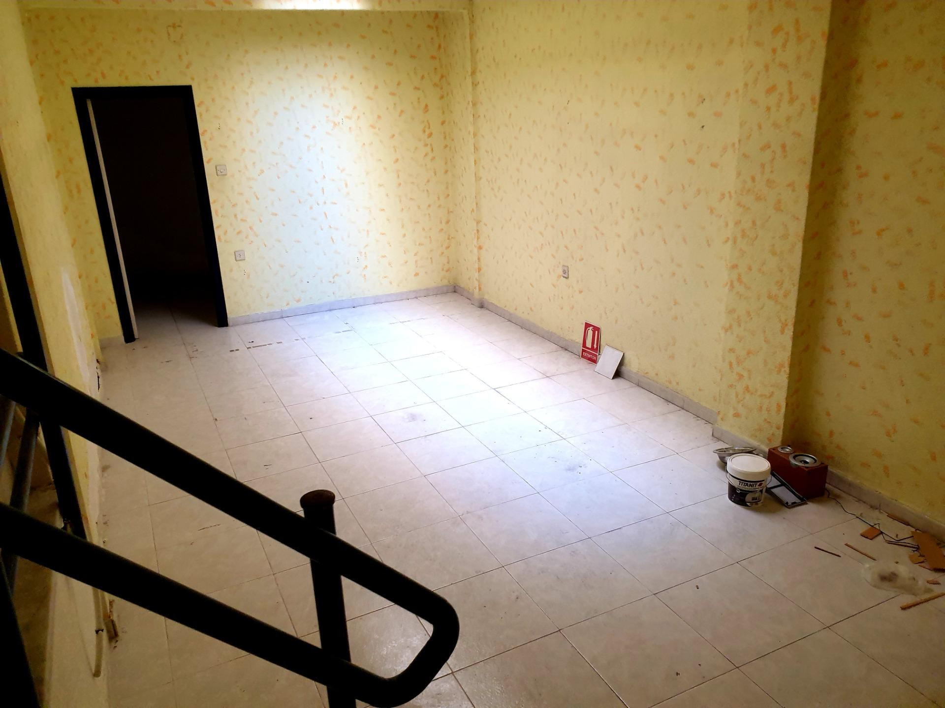 Local comercial 110m² en venta - AVENIDA DE MADRID - foto 4