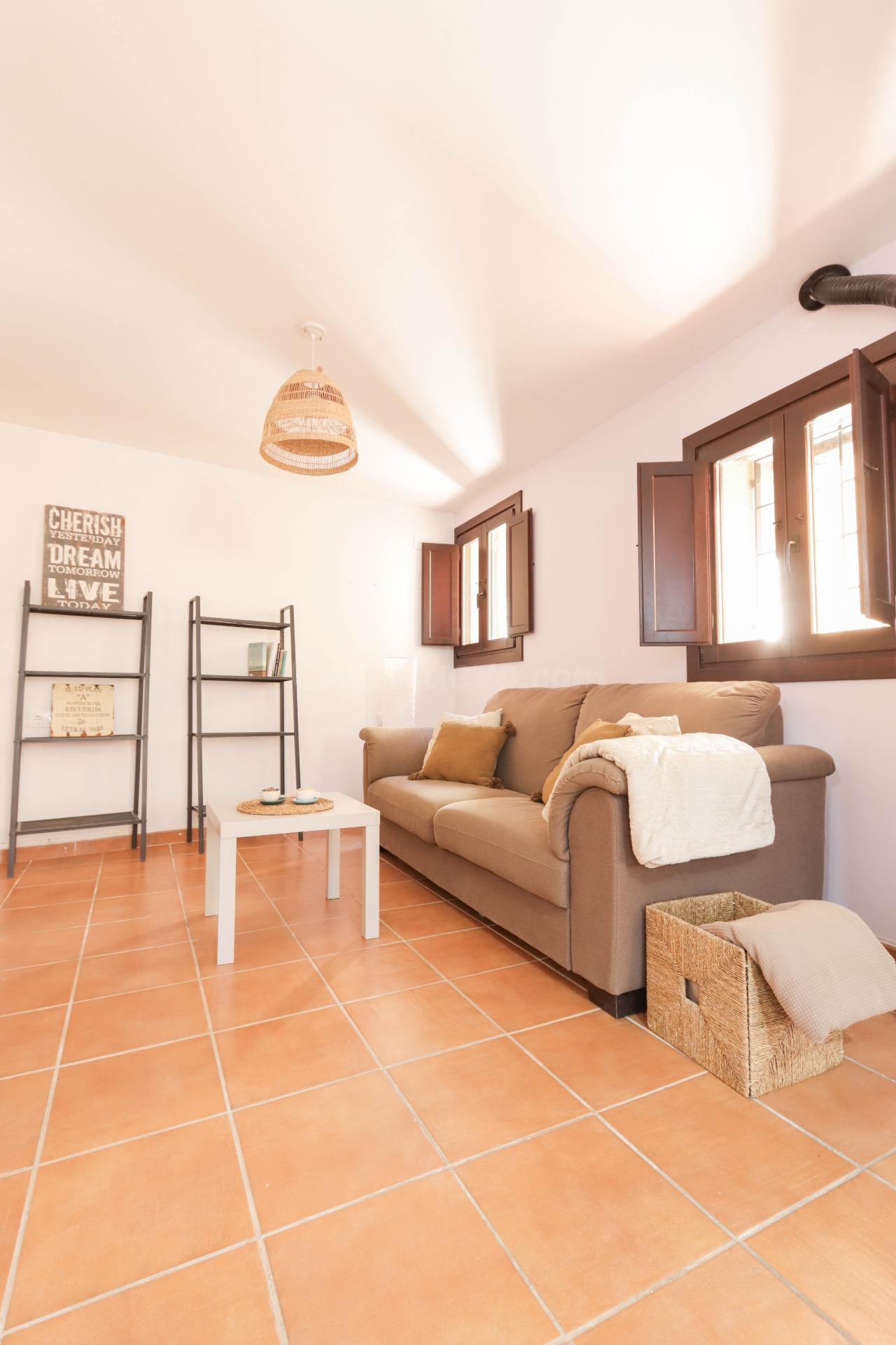 OPORTUNIDAD ÚNICA: ESPECTACULAR CASITA CON ENCANTO EN ADEMUZ - foto 4