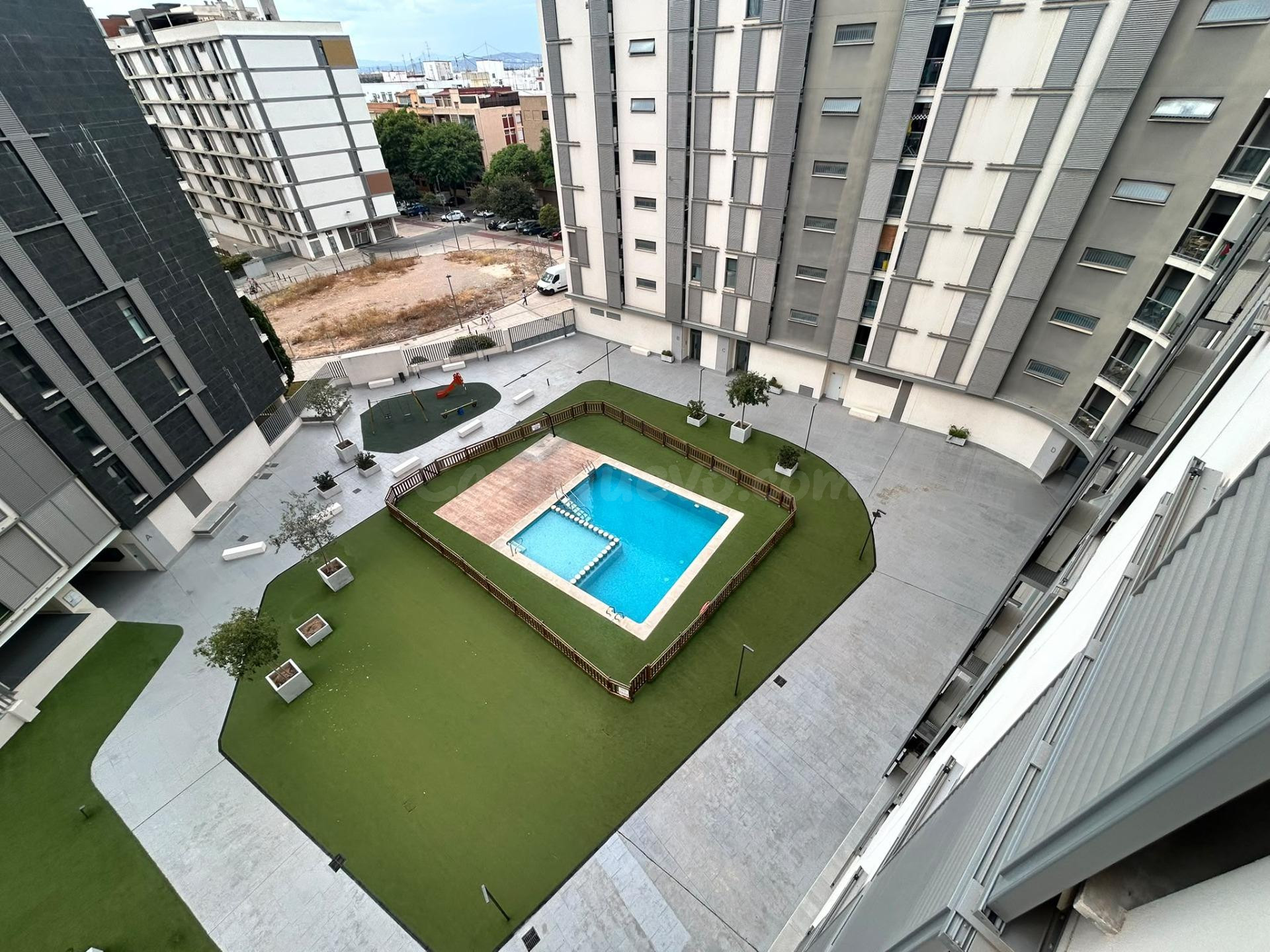 RESIDENCIAL GRAN MANZANA CON PISCINA Y PARQUE - 3 HABT, 2 BA - foto 2