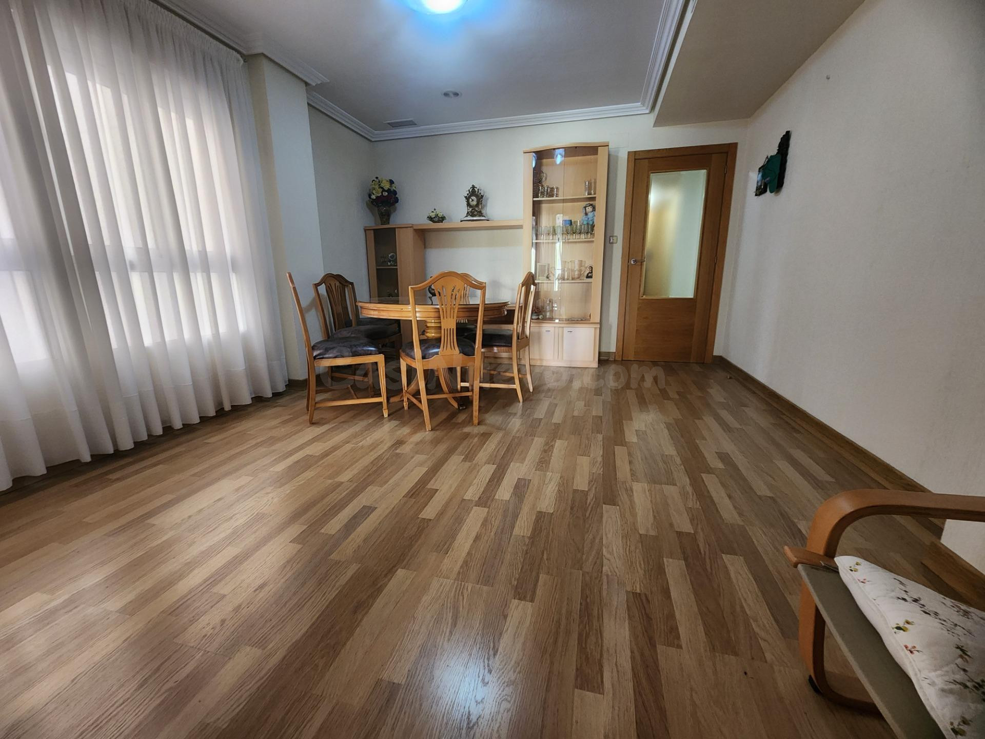 SE VENDE PISO - foto 2