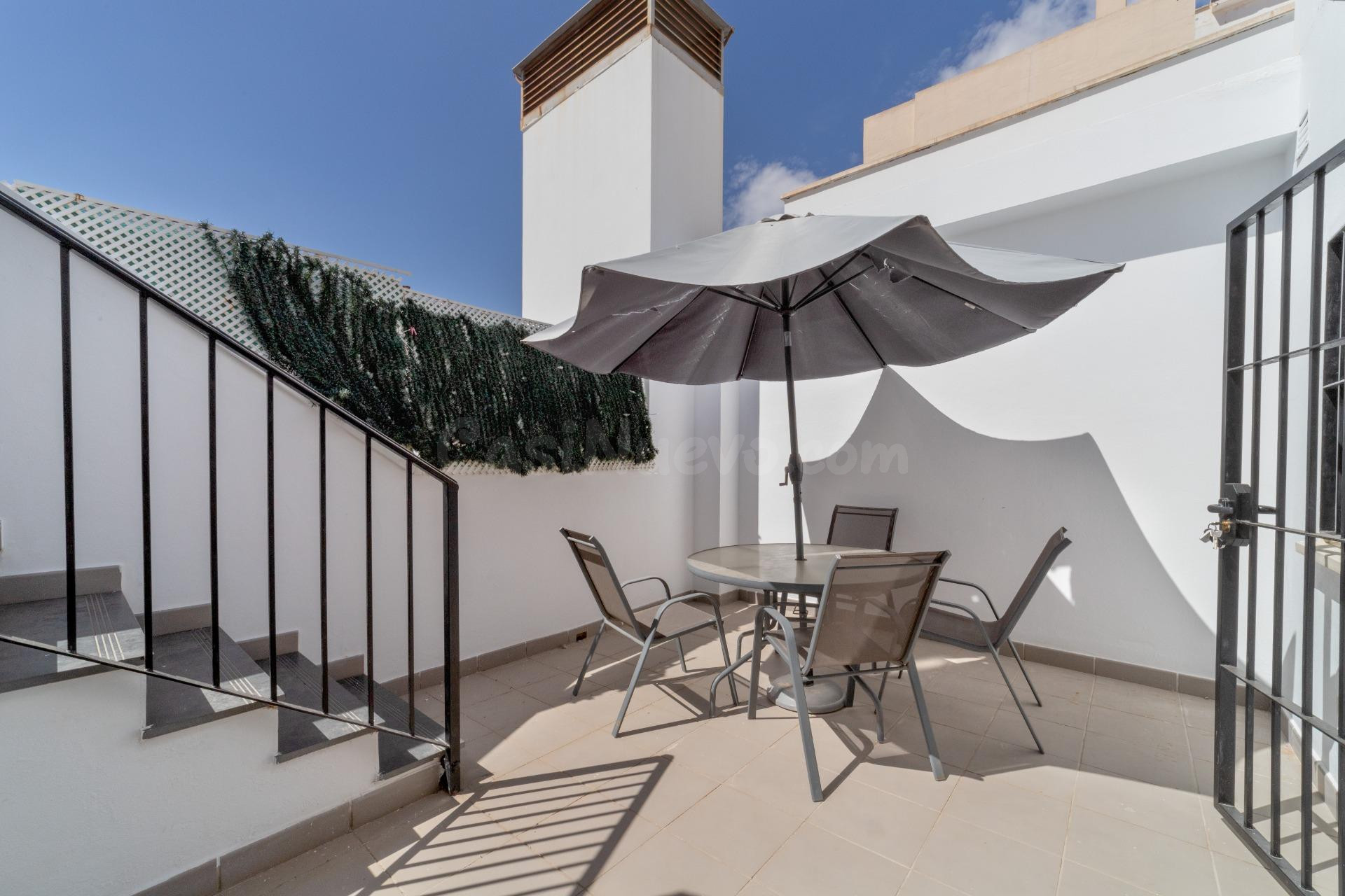 ÁTICO CON TERRAZA Y SOLARIUM EN CENTRO HISTORICO CON DOS PLA