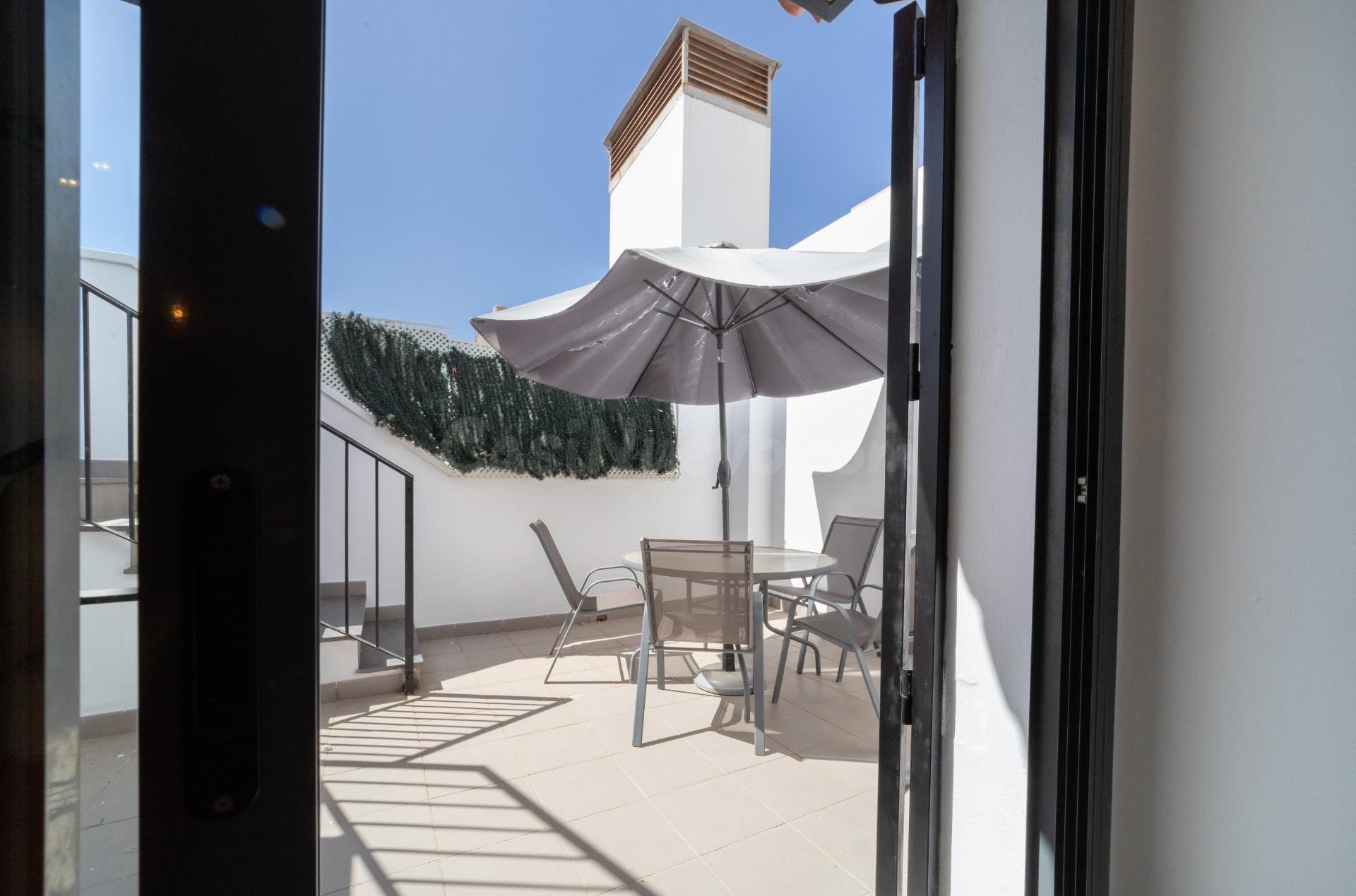 ÁTICO CON TERRAZA Y SOLARIUM EN CENTRO HISTORICO CON DOS PLA - foto 4