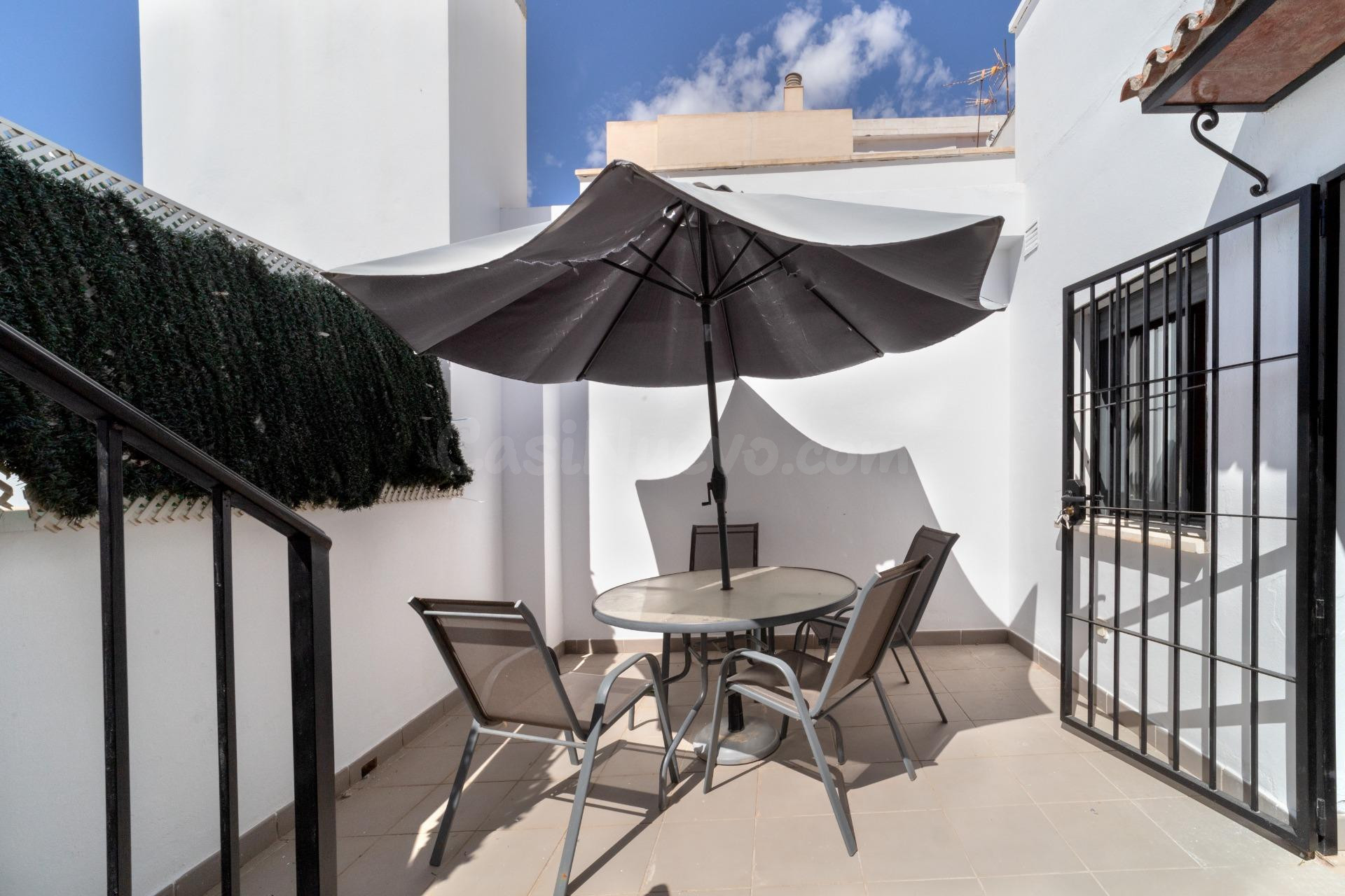 ÁTICO CON TERRAZA Y SOLARIUM EN CENTRO HISTORICO CON DOS PLA - foto 5