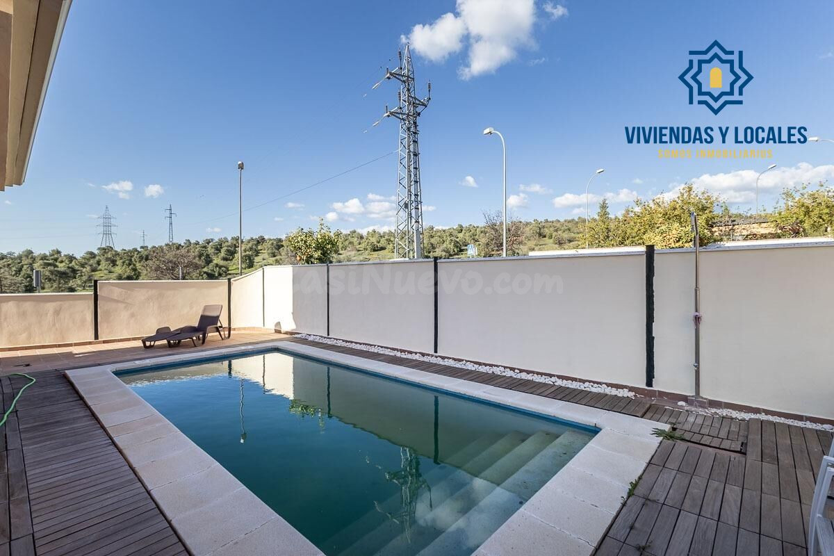 Casa pareada con piscina y vistas despejadas en Huétor Vega - foto 4
