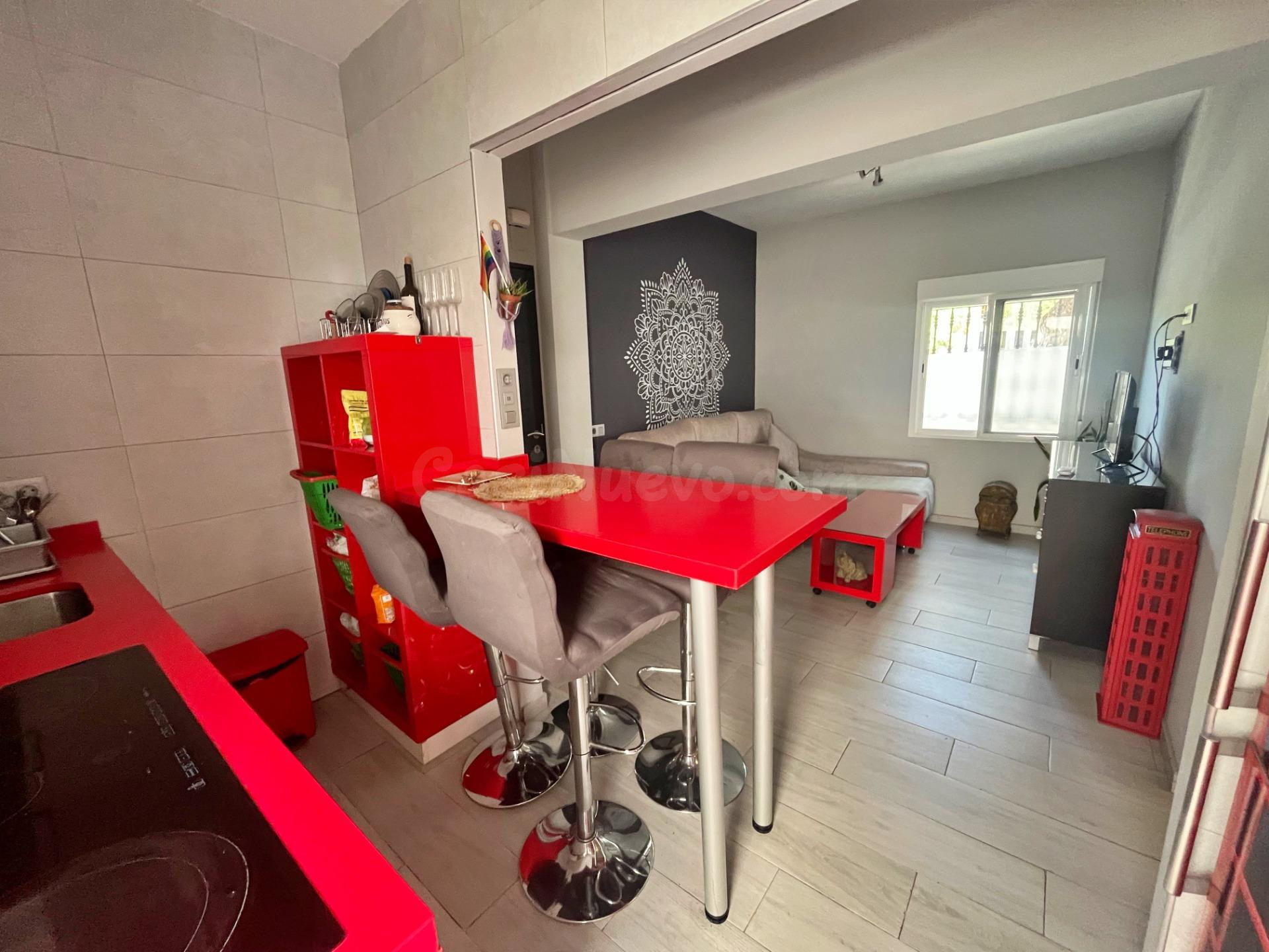Piso totalmente reformado con patio privativo a unos pasos d - foto 3
