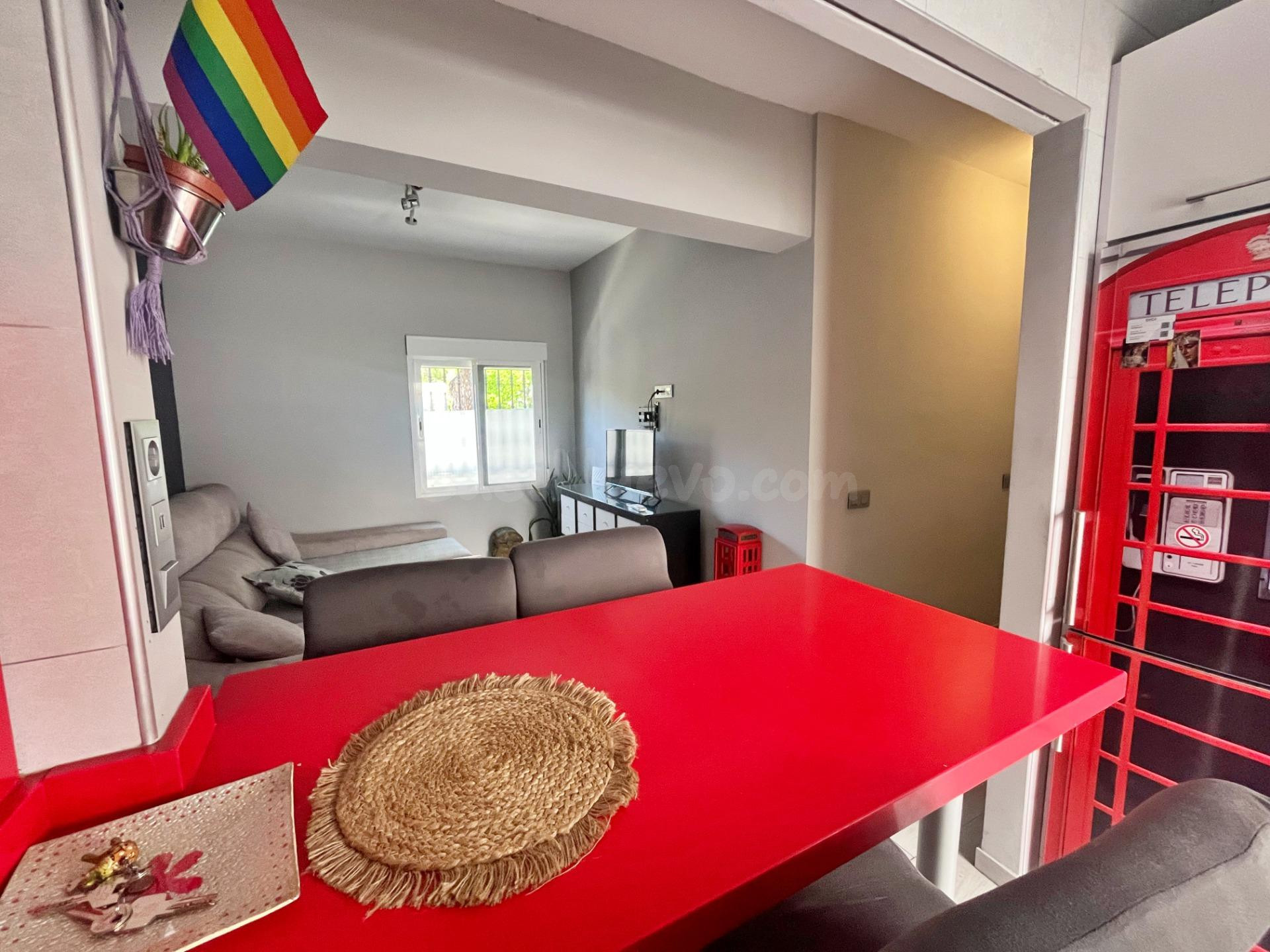 Piso totalmente reformado con patio privativo a unos pasos d - foto 4