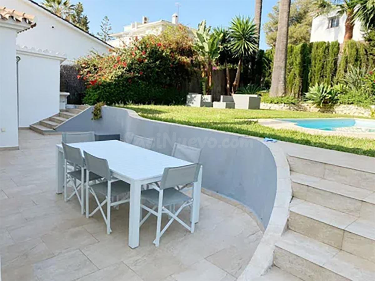 Exclusiva Villa en Marbella con piscina y gran parcela priva - foto 2