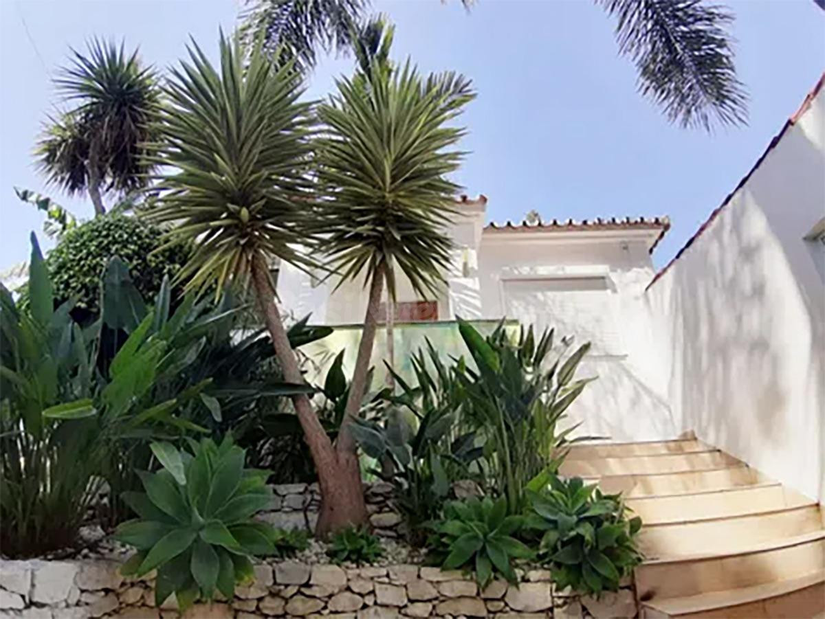 Exclusiva Villa en Marbella con piscina y gran parcela priva - foto 3