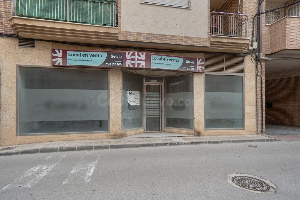 LOCAL COMERCIAL SAN BENITO