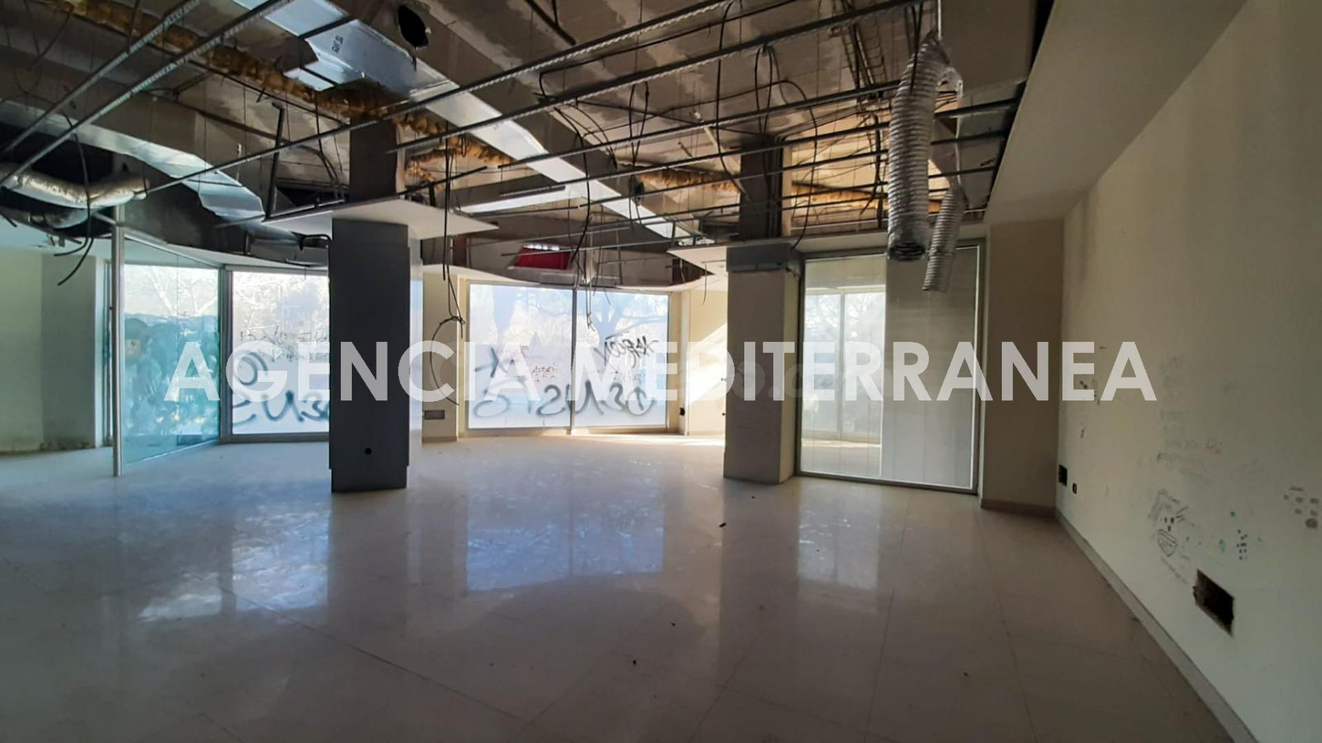 Local comercial 213m² en venta - Sant Llorenç