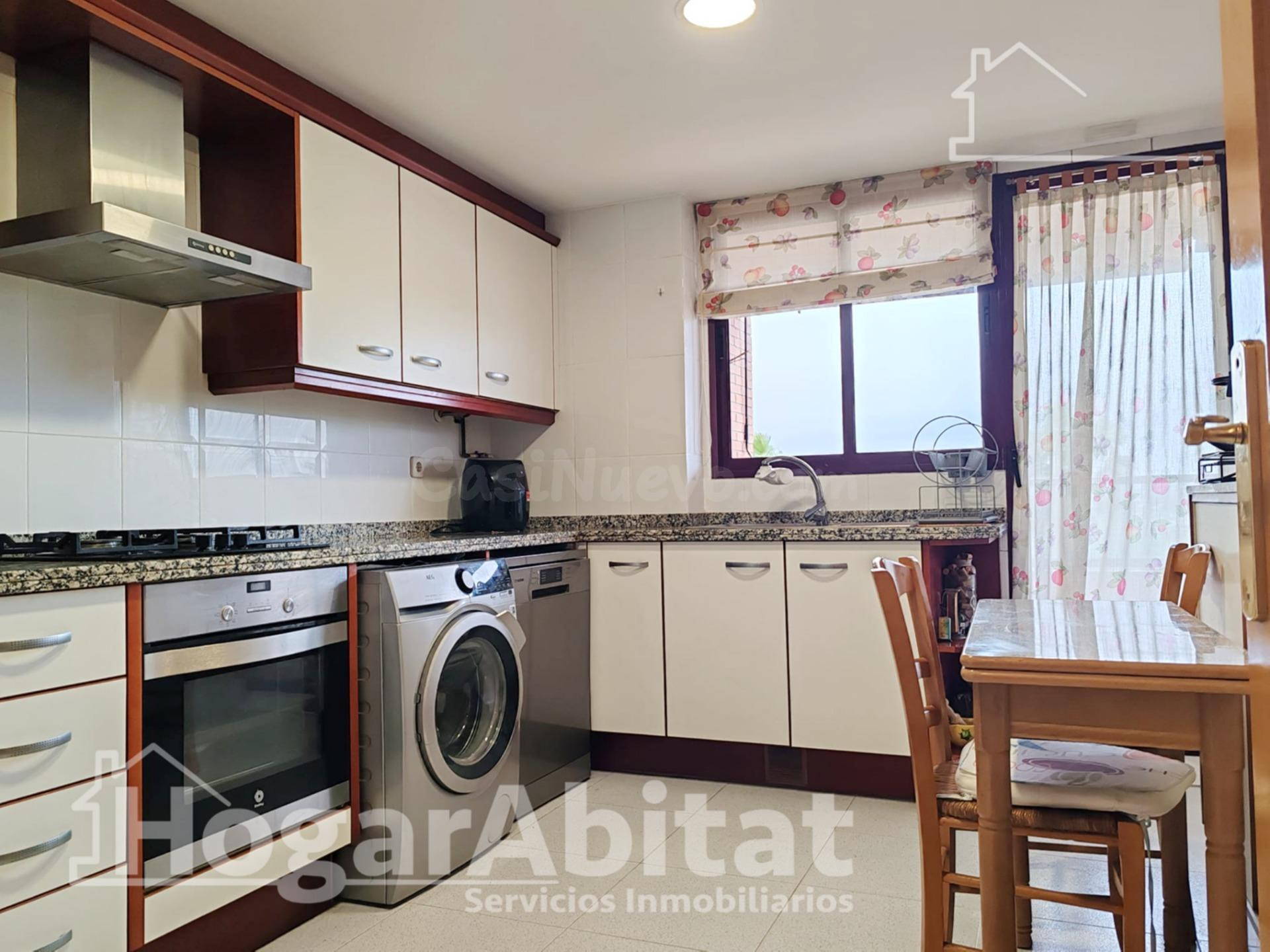 EN RESIDENCIAL CON PISCINA, GARAJE Y TERRAZA EN CAMPANAR - foto 3