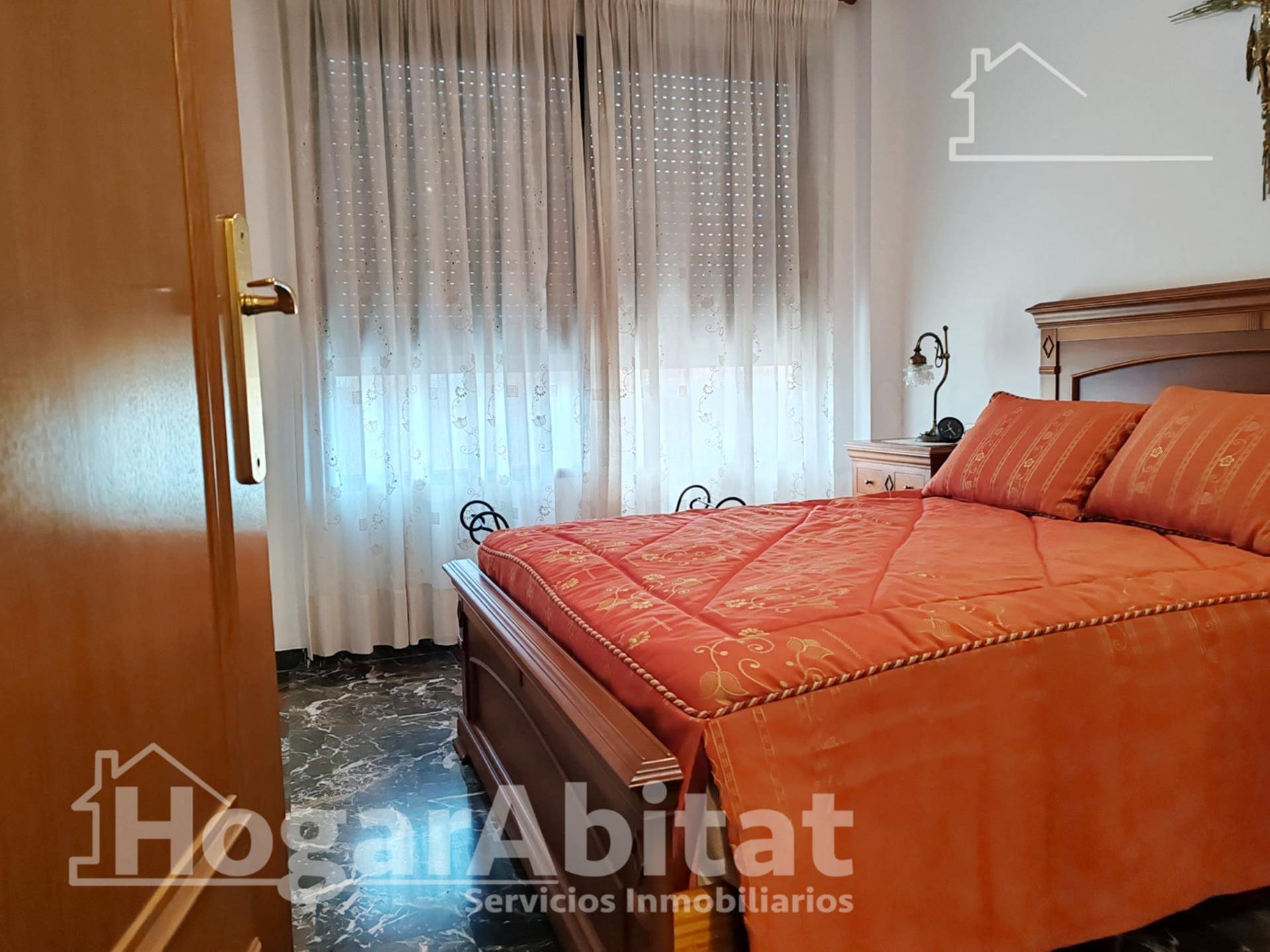 EN RESIDENCIAL CON PISCINA, GARAJE Y TERRAZA EN CAMPANAR - foto 4